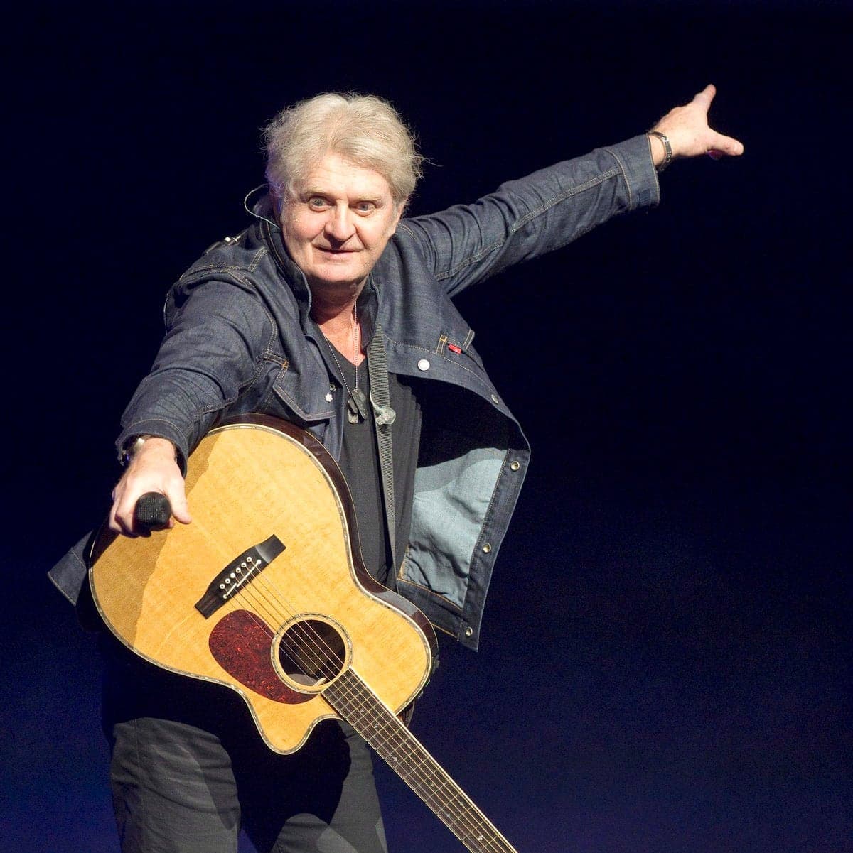 Tom Cochrane