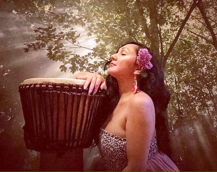 Elizabeth Blouin-Brathwaite, 36 ans, chanteuse, musicienne percussionniste et professeure de chant