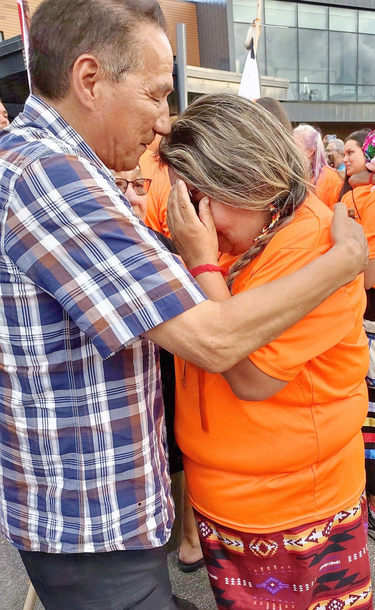 À leur arrivée à Wendake, plusieurs d’entre eux n’ont pu contenir leurs larmes.