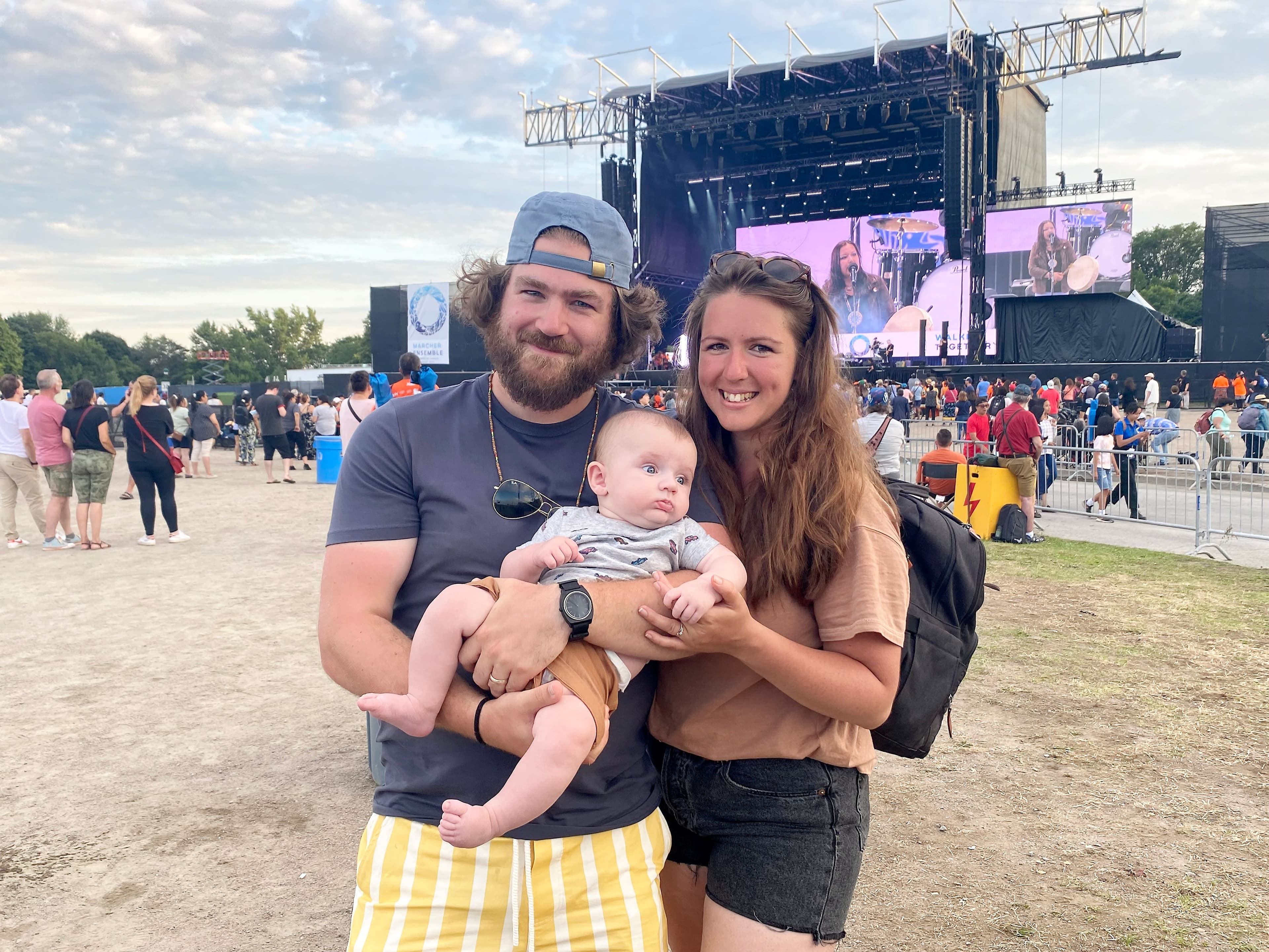 Jérémie Laliberté, sa conjointe Anne-Marie Rodrigue et leur fils Augustin, qui a été béni par le pape durant sa tournée sur les plaines d’Abraham.