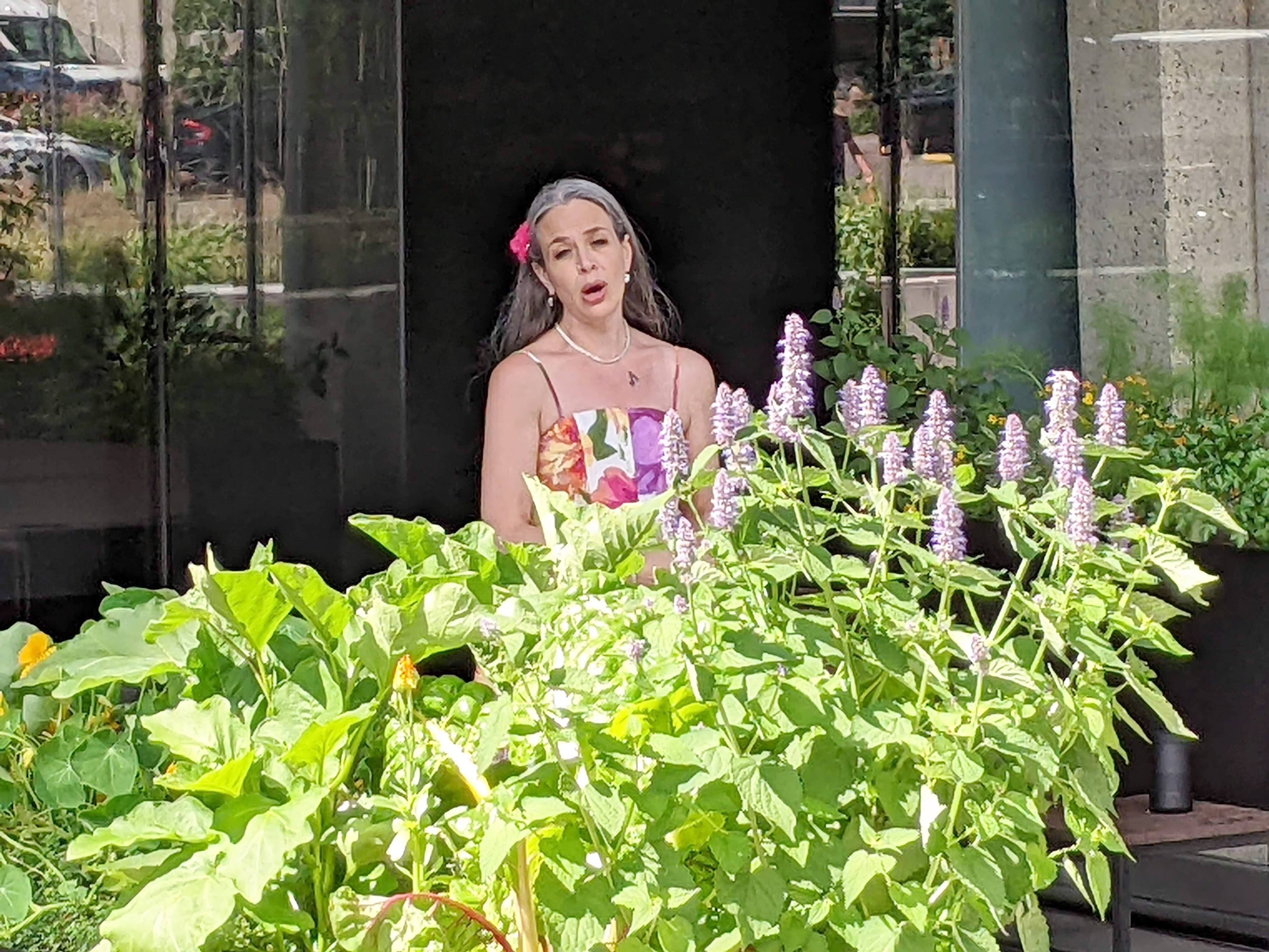La mezzo-soprano Élizabeth Veilleux chante au Grand Théâtre de Québec.