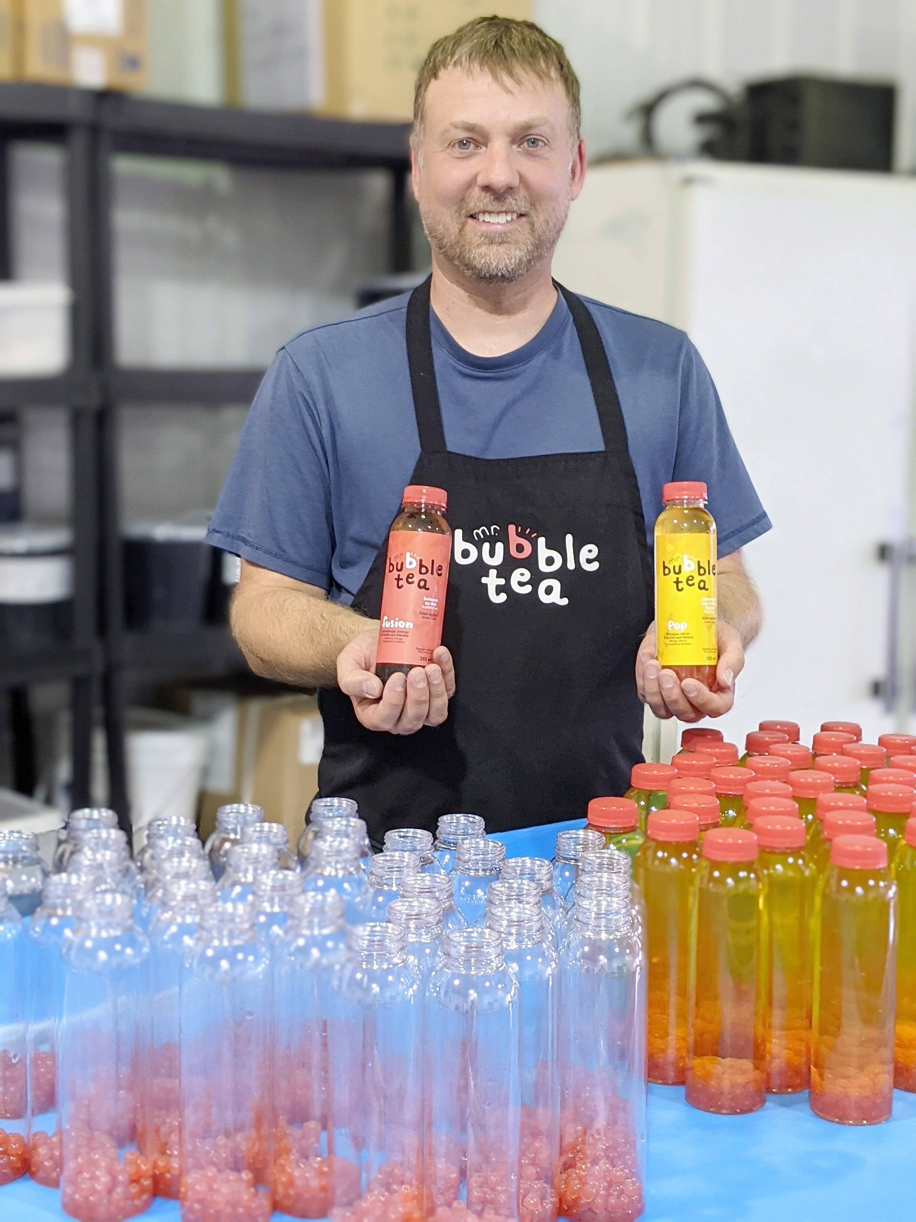 Le fondateur de Mr Bubble Tea, Louis-Germain Crête, indique que des démarches sont en cours pour exporter et commercialiser les produits à plus grande échelle.