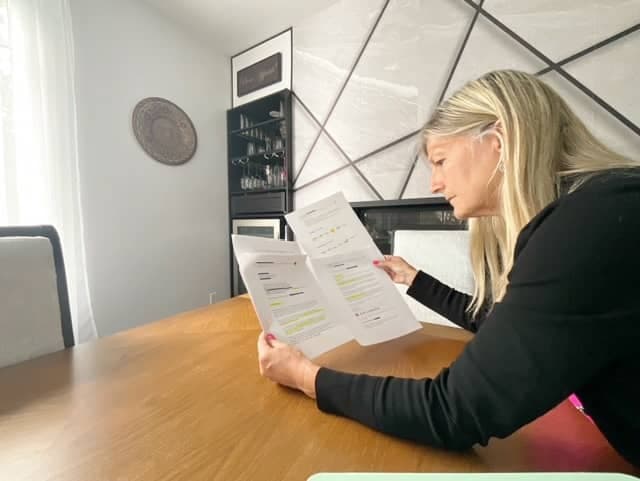 Manon Boisvert a été étonnée de constater que son conjoint avait reçu une explication et une indemnité différente de la part d’Air Canada.