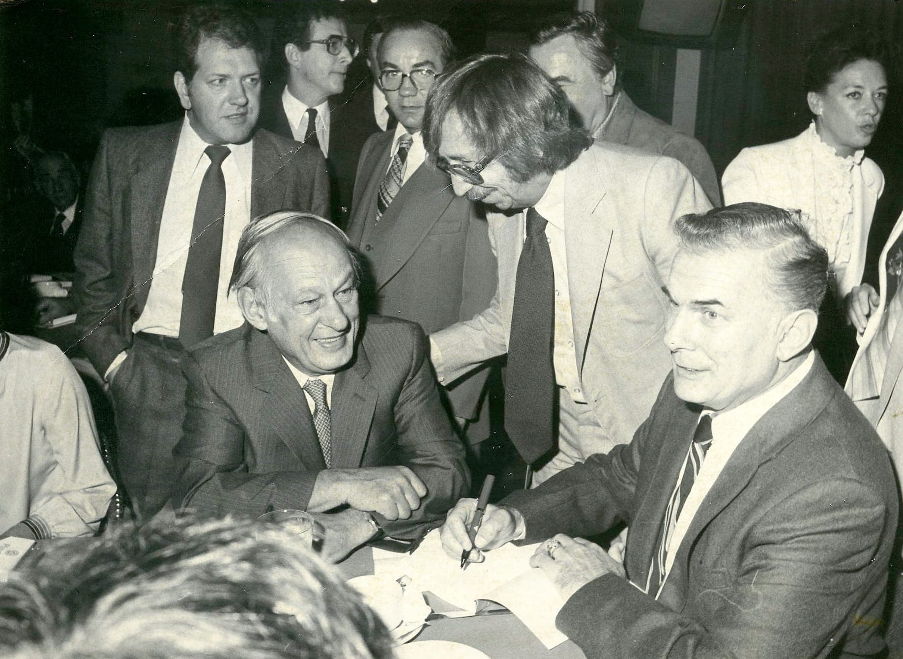 L’ex-premier ministre en compagnie de Pierre Péladeau, le 31 août 1982.