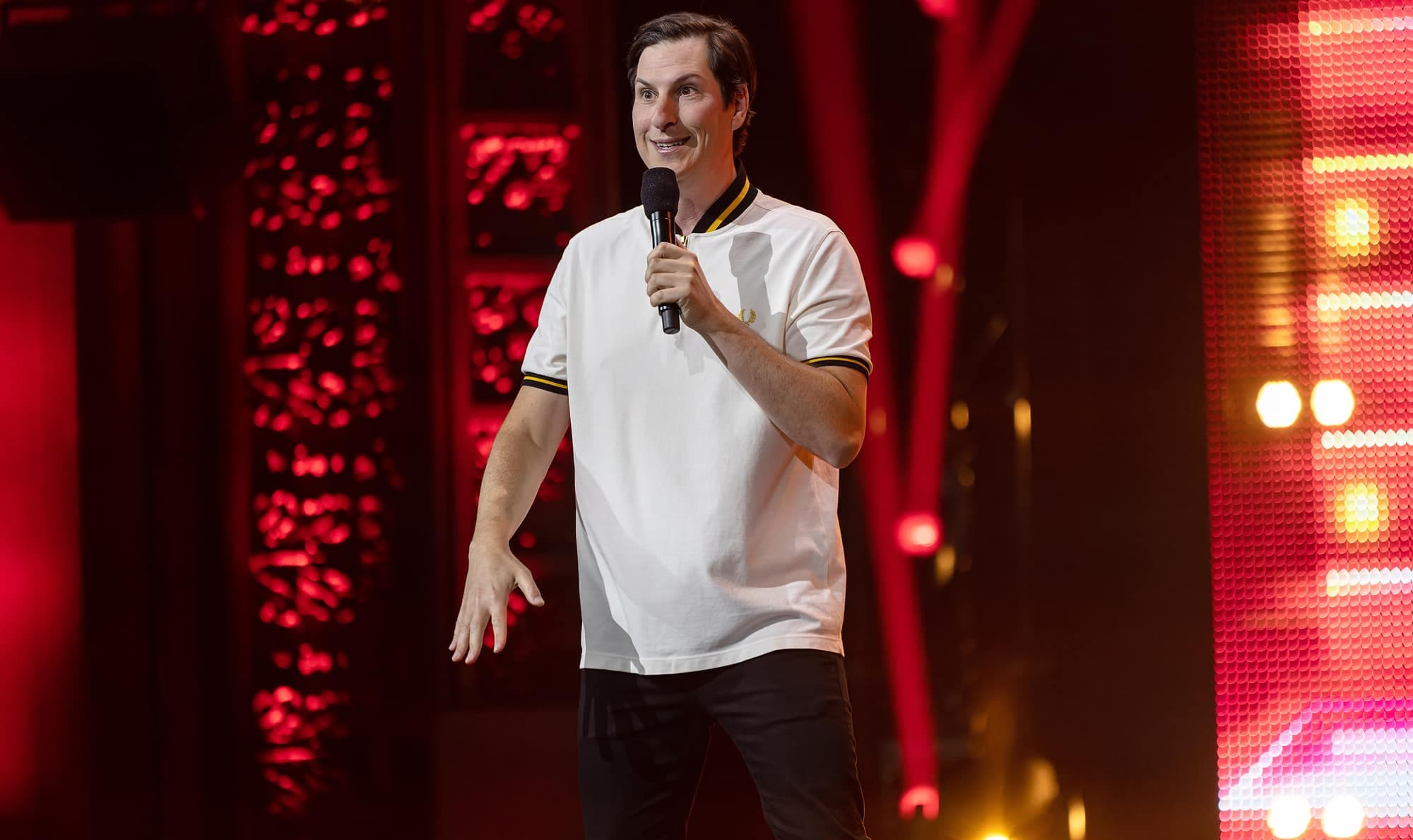 Guillaume Pineault a tissé des liens entre les métiers de curé et d’humoriste.