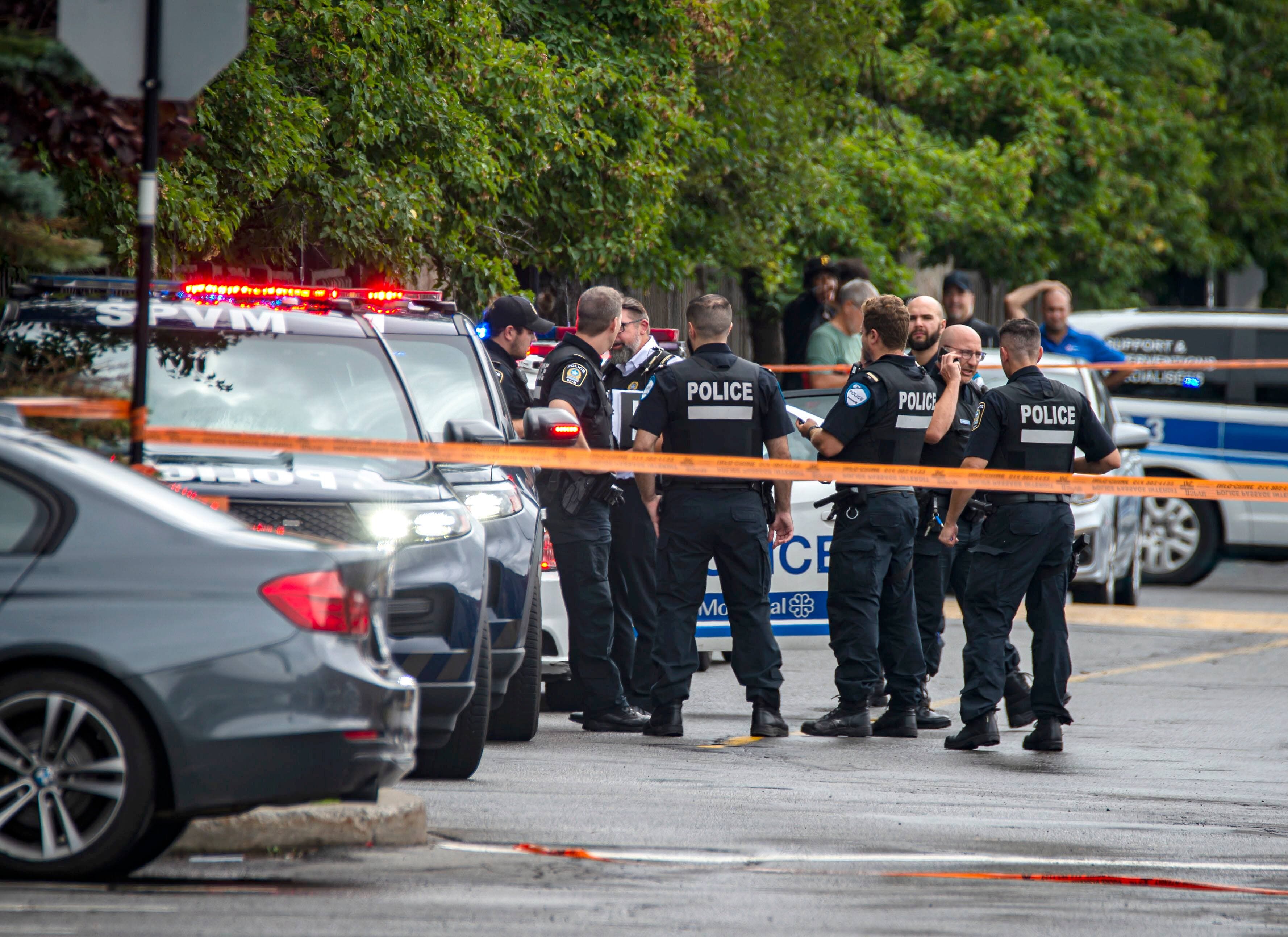 Trente minutes plus tôt, c’était le présumé trafiquant Maxime Lenoir qui tombait sous les balles, au Centre Rockland, dans l’arrondissement Mont-Royal.