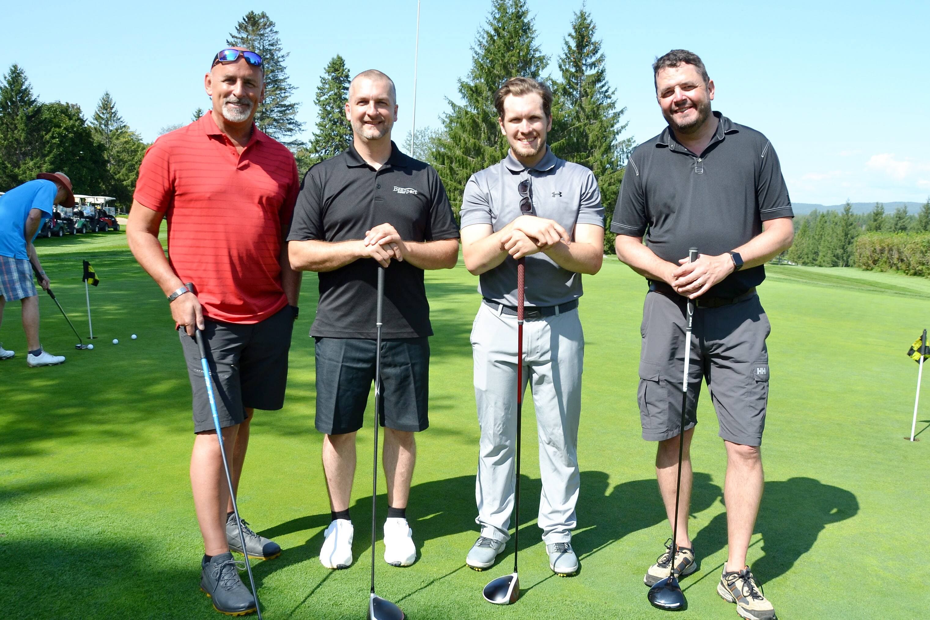 Jean L’Espérance, de Cartier Chevrolet, Danny Gosselin et Felip Gosselin, de Beauport Mazda, et Marc-André Lefebvre, du Groupe financier LGM.