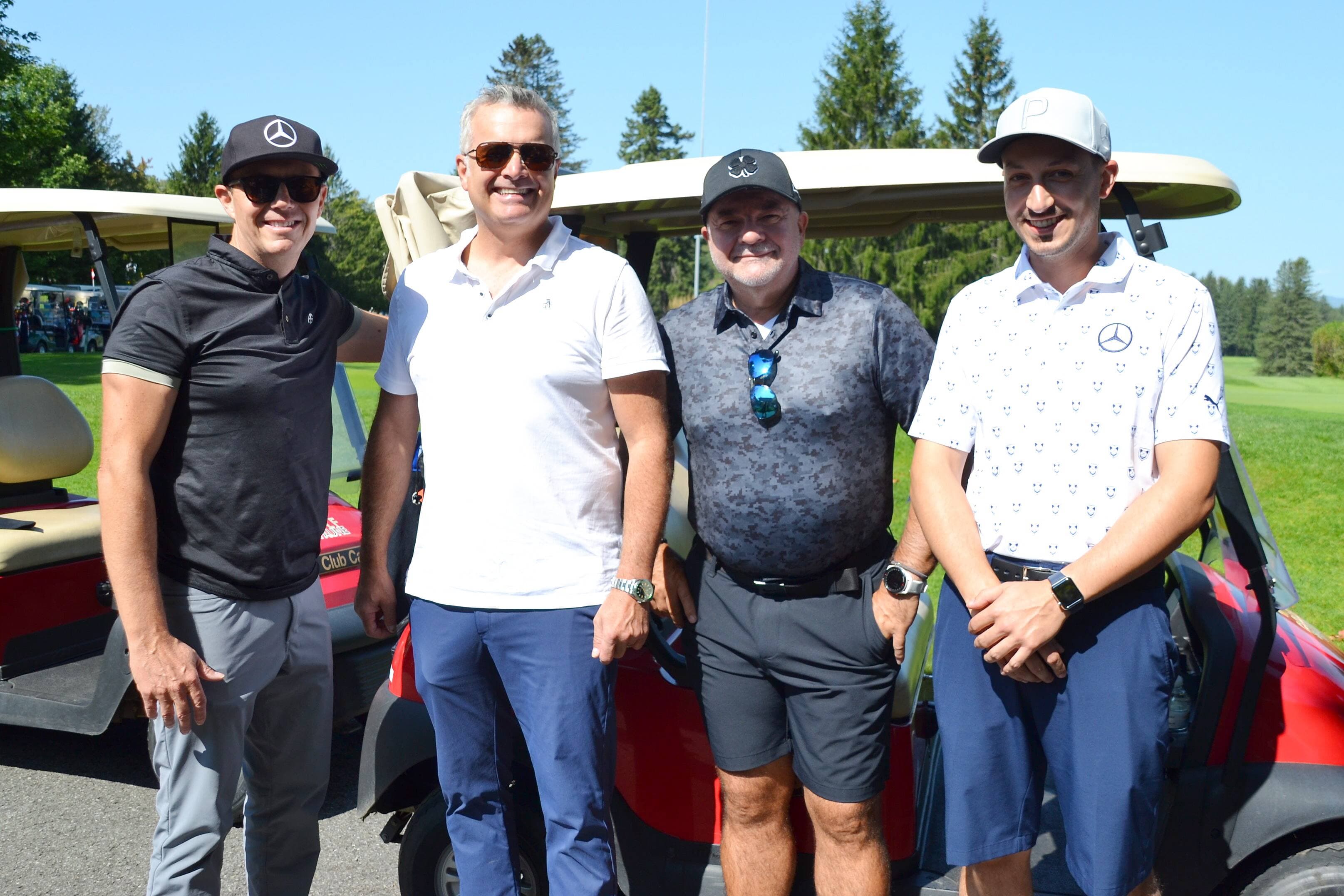 Tommy Caron, de Mercedes-Benz de Québec, Marc Bonenfant, de Royal Lepage Inter-Québec, ainsi que Richard Gauvreau et Pierre-Philippe Morissette, de Mercedes-Benz de Québec.
