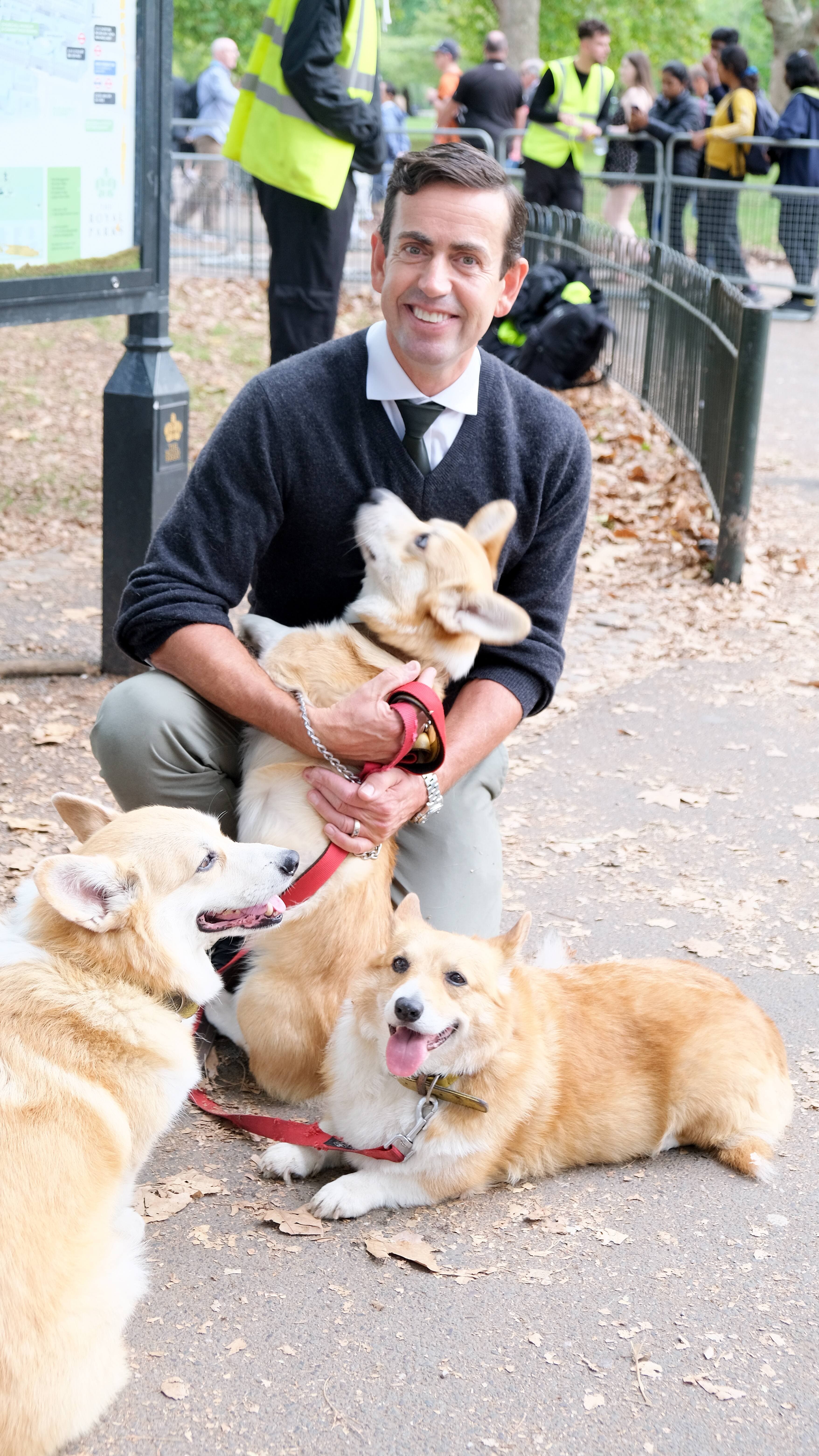Martin Higgins, qui a déjà servi la reine, adore les chiens corgis tout autant qu’elle.