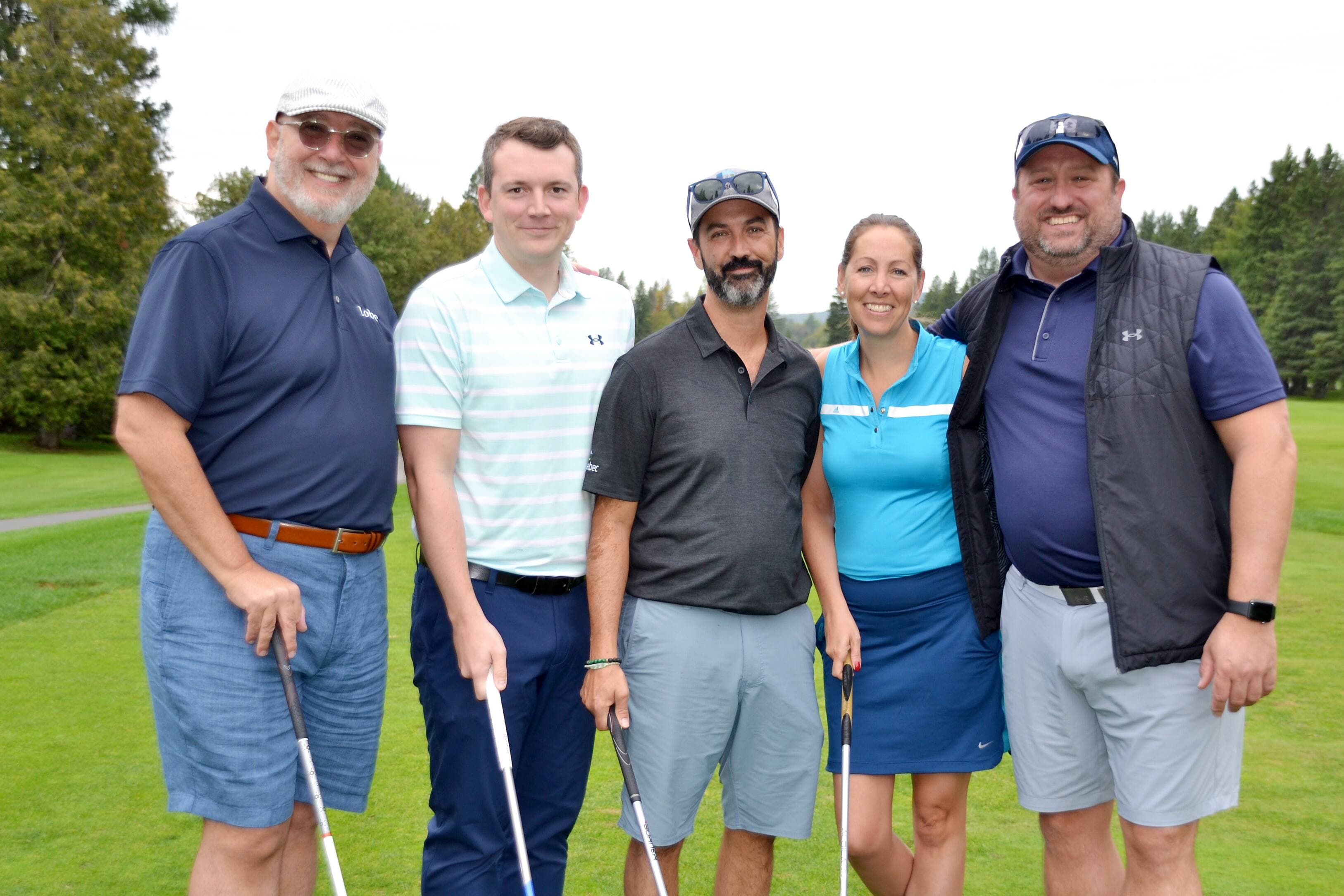 Martin Cousineau, de Lobe et présicent du c.a. de la Chambre de commerce et d’industrie de Québec (CCIQ), Mikaël Guillemette, de TACT, Nicholas Pedneault,de Congébec et premier vice-président du c.a. de la CCIQ, Mélanie Charrette, d’Aviseo, et Steeve Lavoie, président et chef de la direction de la CCIQ.