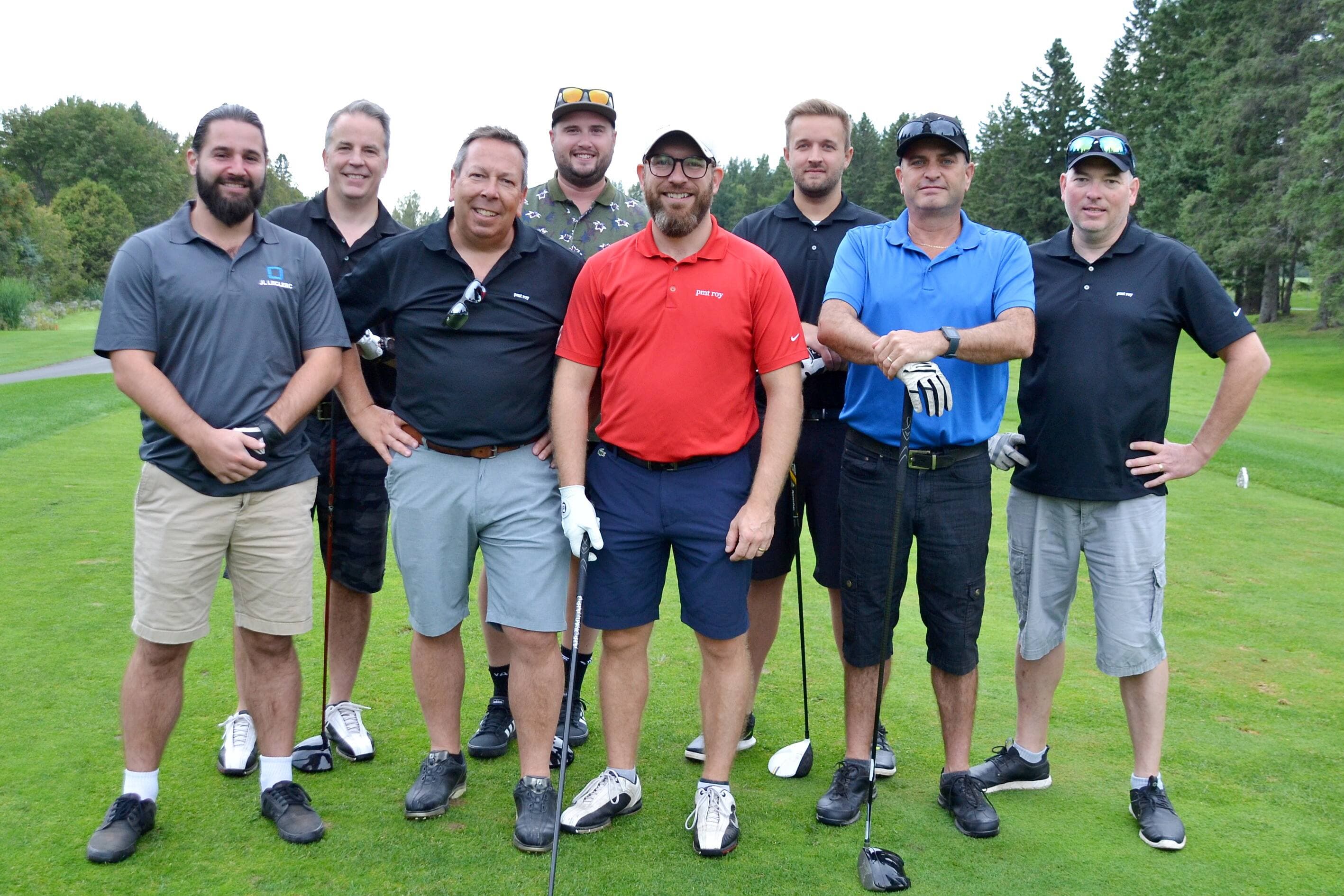 À l’avant : Gabriel Cayouette, du Groupe JL Leclerc, Benoit Latour et Marc-Étienne Lapierre, de PMT Roy, Stéphane Cliche, de Novaco, et Martin Lacombe de PMT Roy. À l’arrière : Mathieu Coulombe et Philippe Gilbert, de Northbridge Assurance, ainsi que Pierre-Olivier Boucher, de PMT Roy.