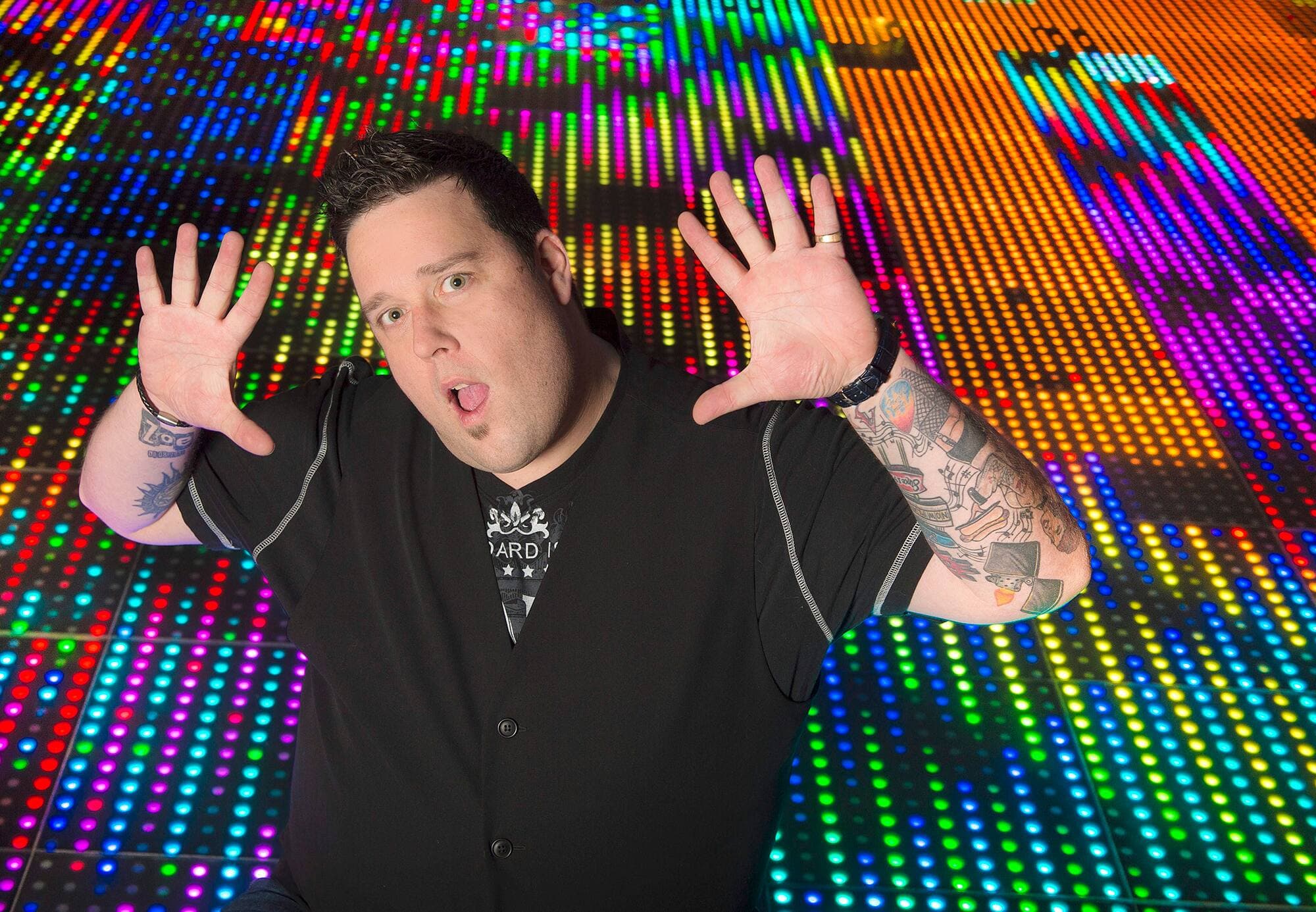 L’humoriste P-A Méthot lors des préparatifs de son Party disco, en 2019.