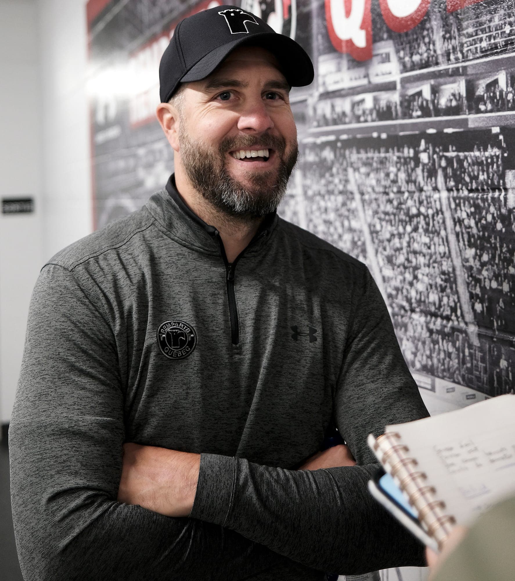 Simon Gagné avec le sourire aux lèvres, ce mercredi.