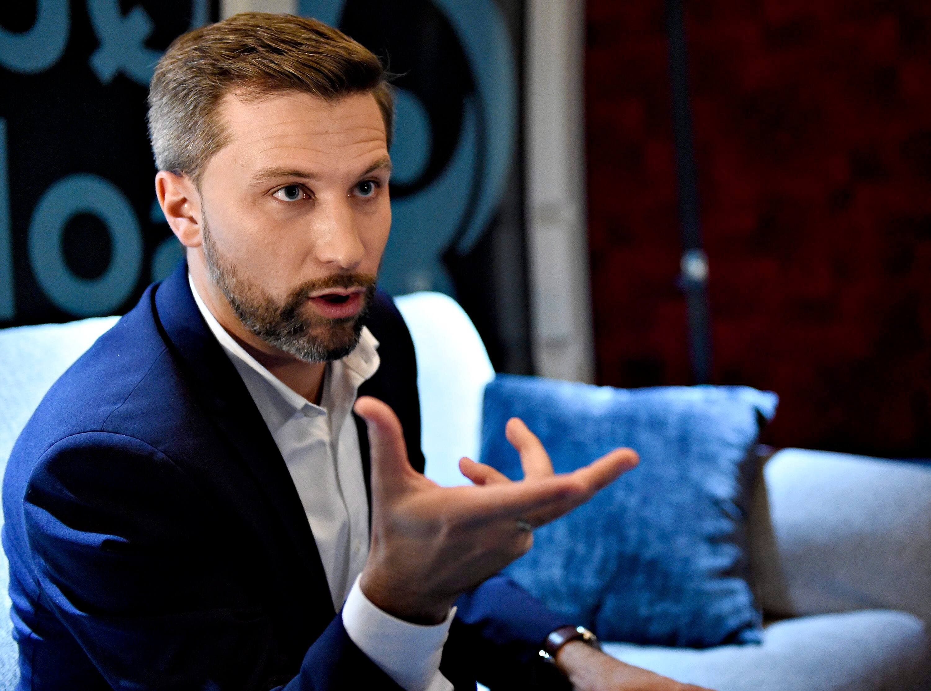 Gabriel Nadeau-Dubois a réussi à s’affranchir du rôle de jeune homme de la grève étudiante pour montrer un politicien intelligent posé, qui connaît ses dossiers, qui n’a pas la tête enflée, dit Mireille Lalancette.