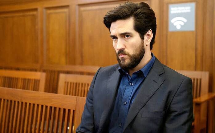 L’acteur interprête Raphaël Dessureaux dans Les honorables 2.