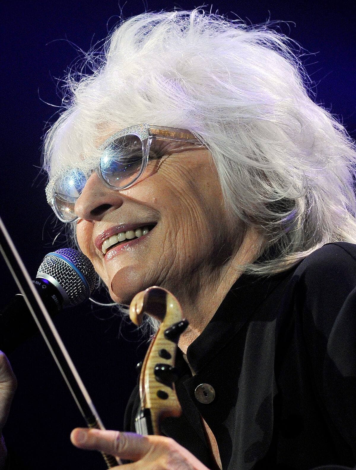 Catherine Lara lors de sa participation au spectacle Le retour de nos idoles, au Colisée de Québec, en 2011.