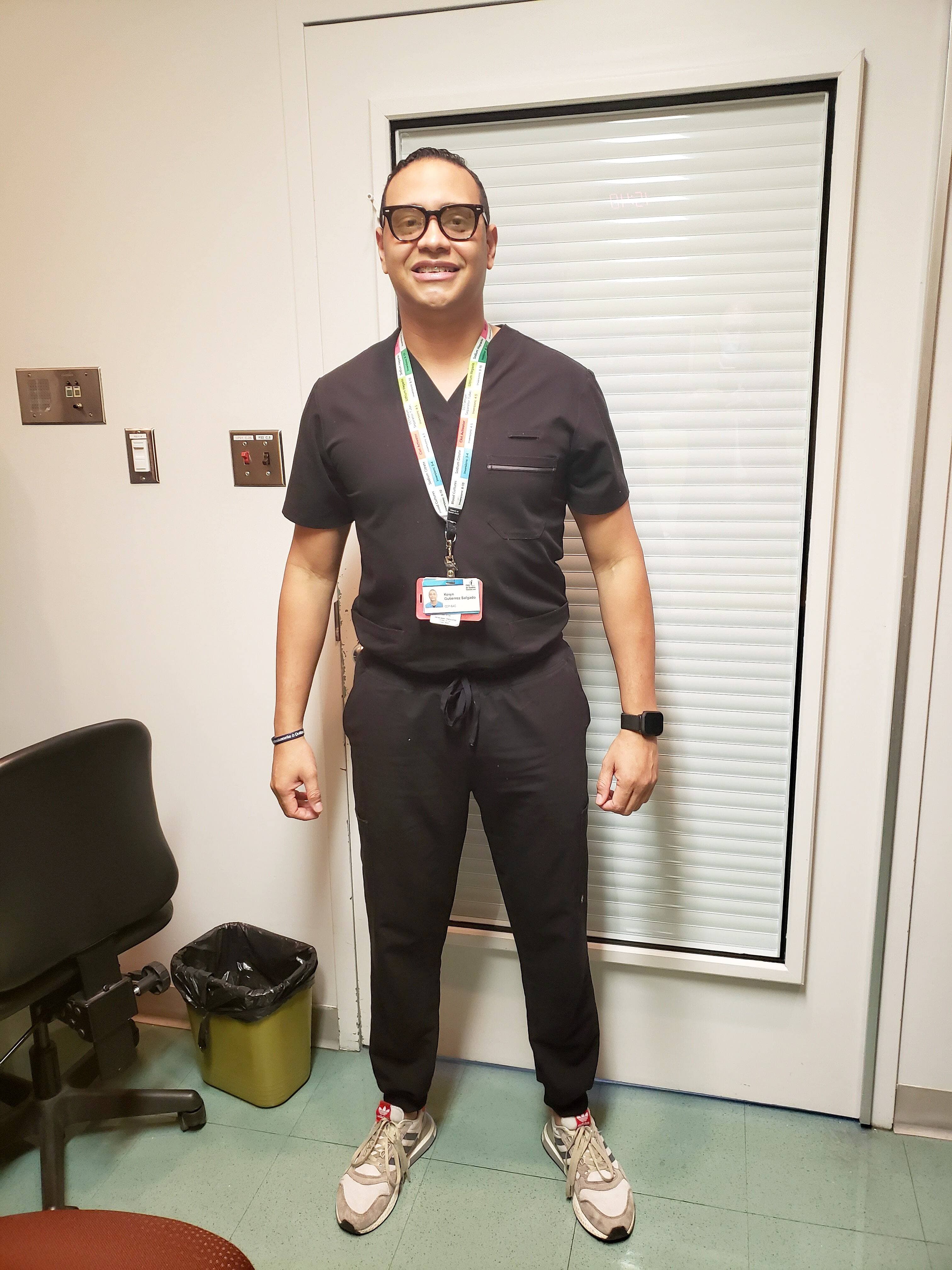 Le Colombien Kevin Gutierrez Salgado, 32 ans, travaille depuis environ un an à l’hôpital Saint-Sacrement de Québec.