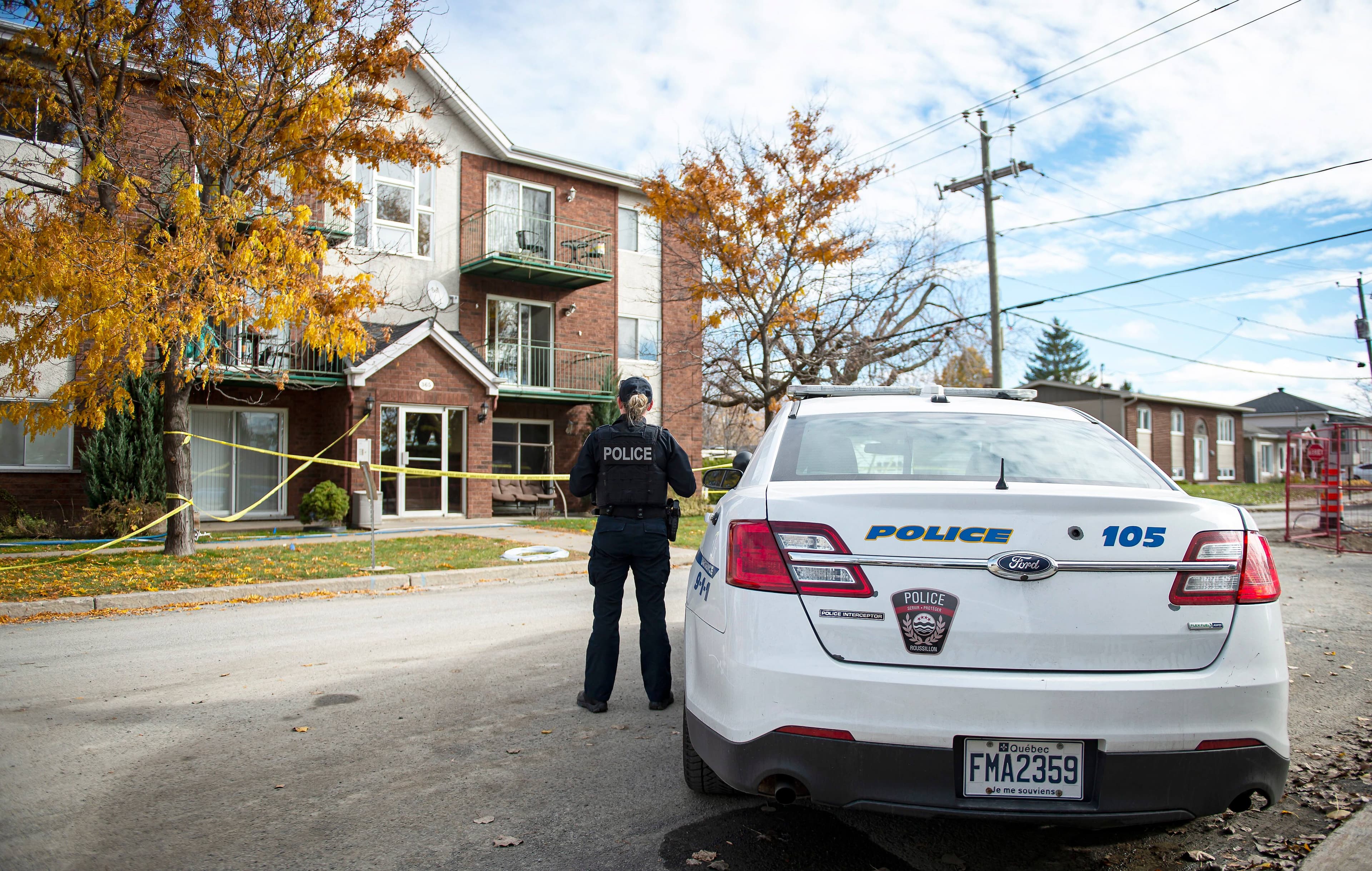 Une scène érigée autour de la résidence de Luc Lafontaine, à La Prairie.