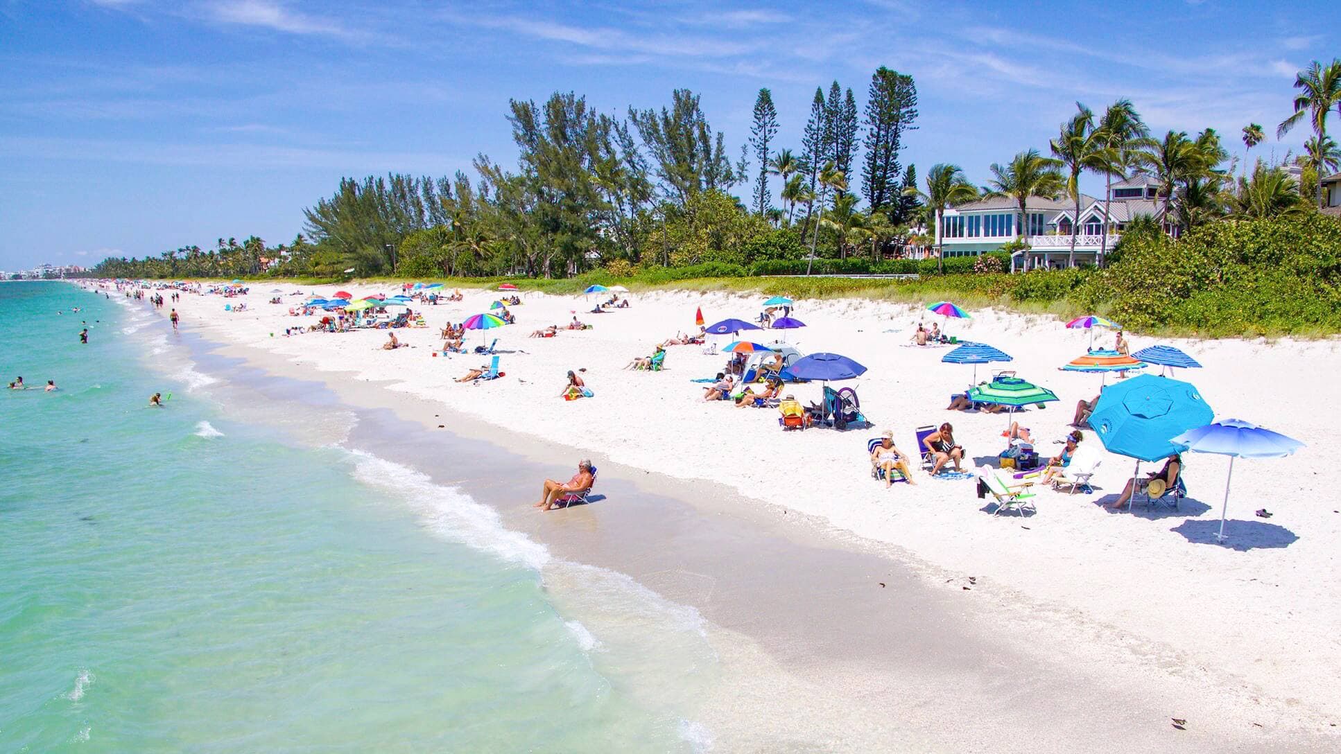 Les plages de Naples ont commencé à rouvrir. Leur ouverture complète est prévue vers la mi-décembre ou un peu plus tard.