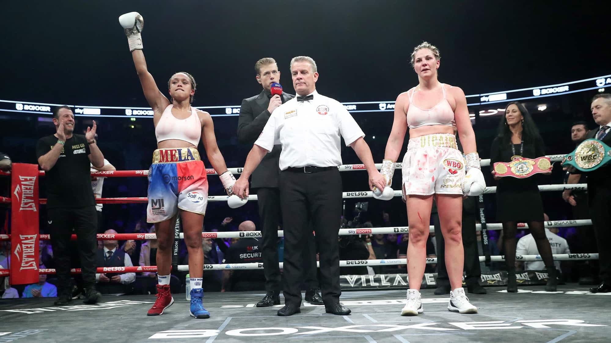 Après un combat durement disputé contre Natasha Jonas, Marie-Ève Dicaire ne souhaitait pas prendre de décision quant à son avenir dans le monde de la boxe.