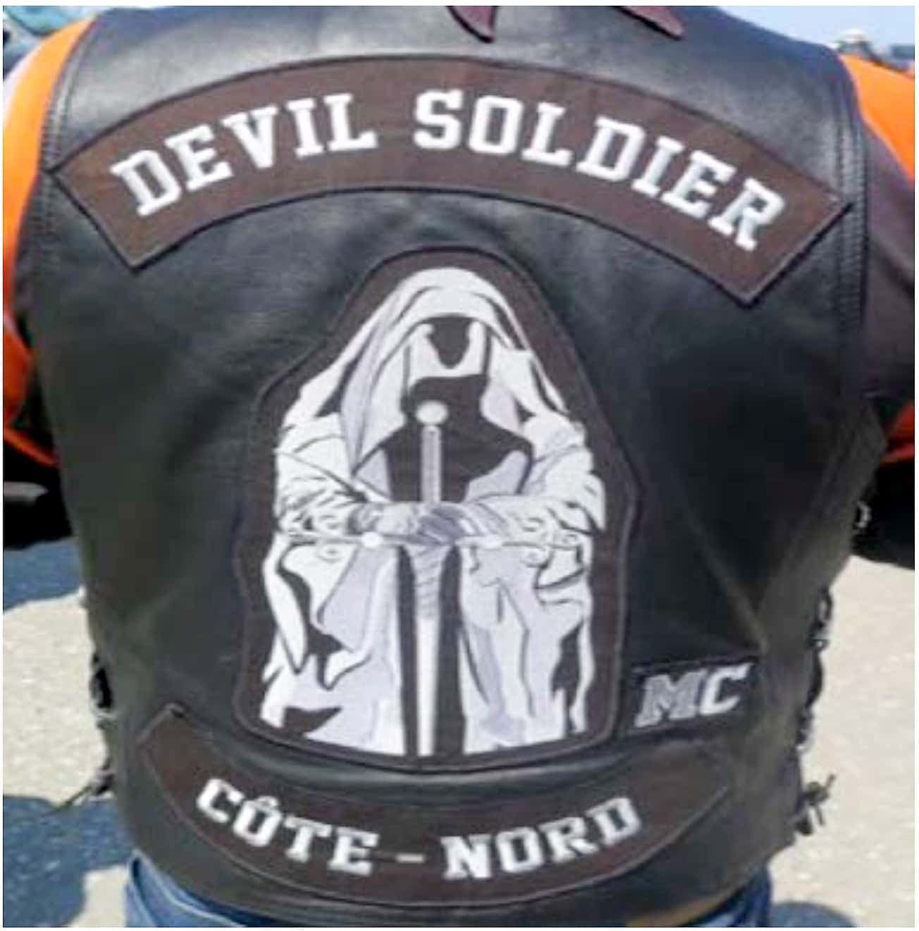 La veste des Devil Soldier, une bande de motards supporteurs des Hells.
