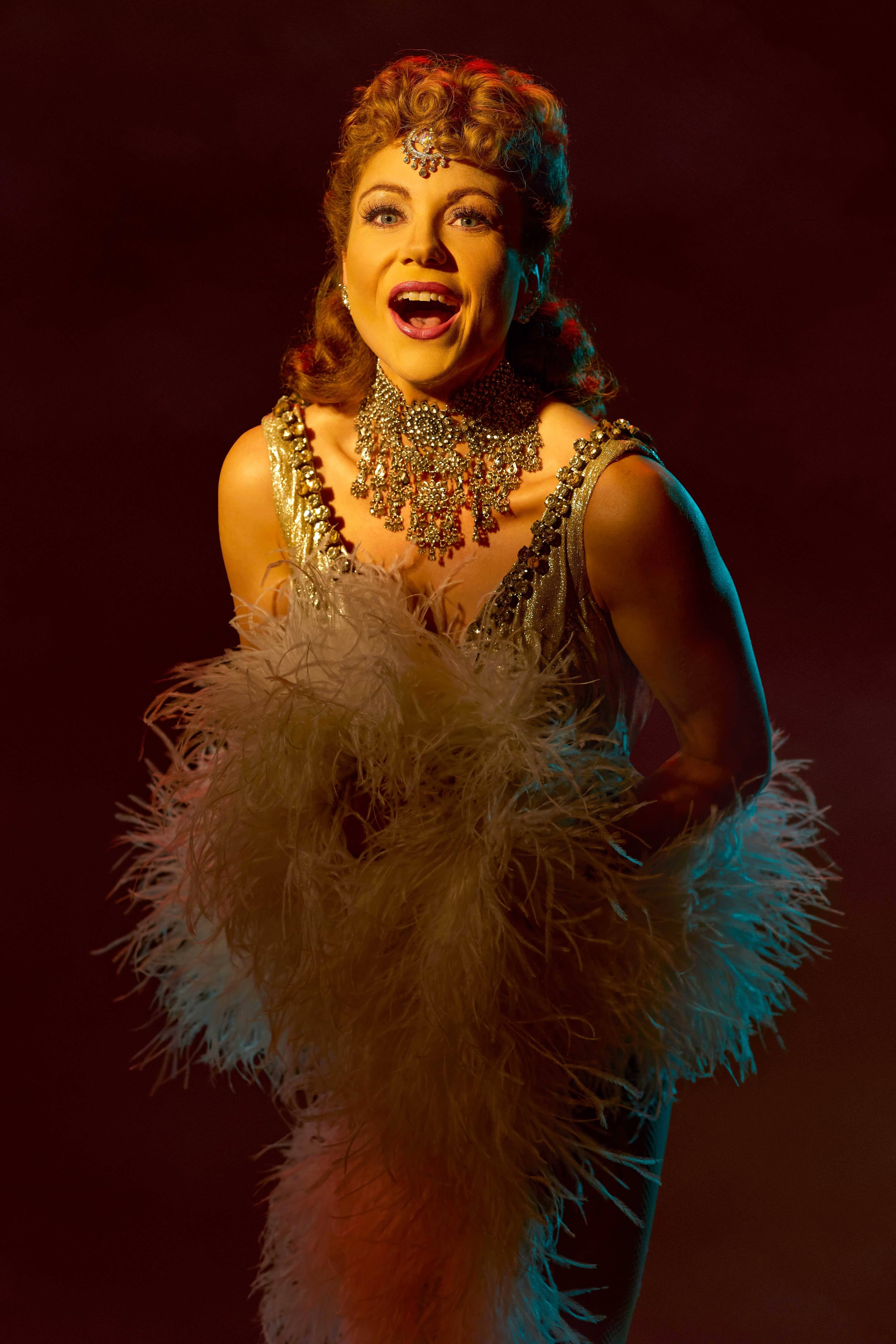 Marie-Pier Labrecque personnifiera la célèbre effeuilleuse.