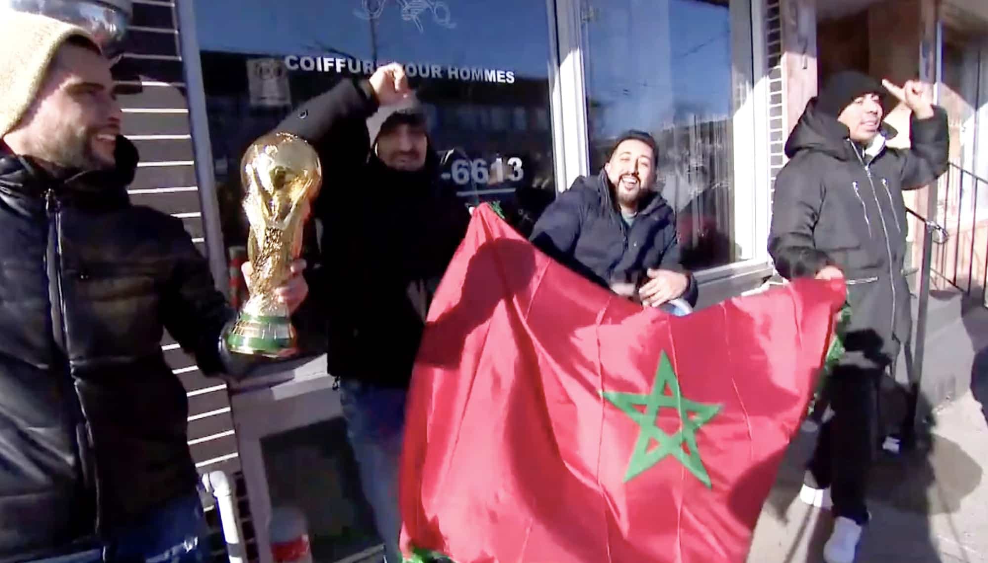 L’ambiance était à la fête dans le quartier Le Petit Maghreb, à Montréal, samedi, après la victoire du Maroc contre le Portugal.