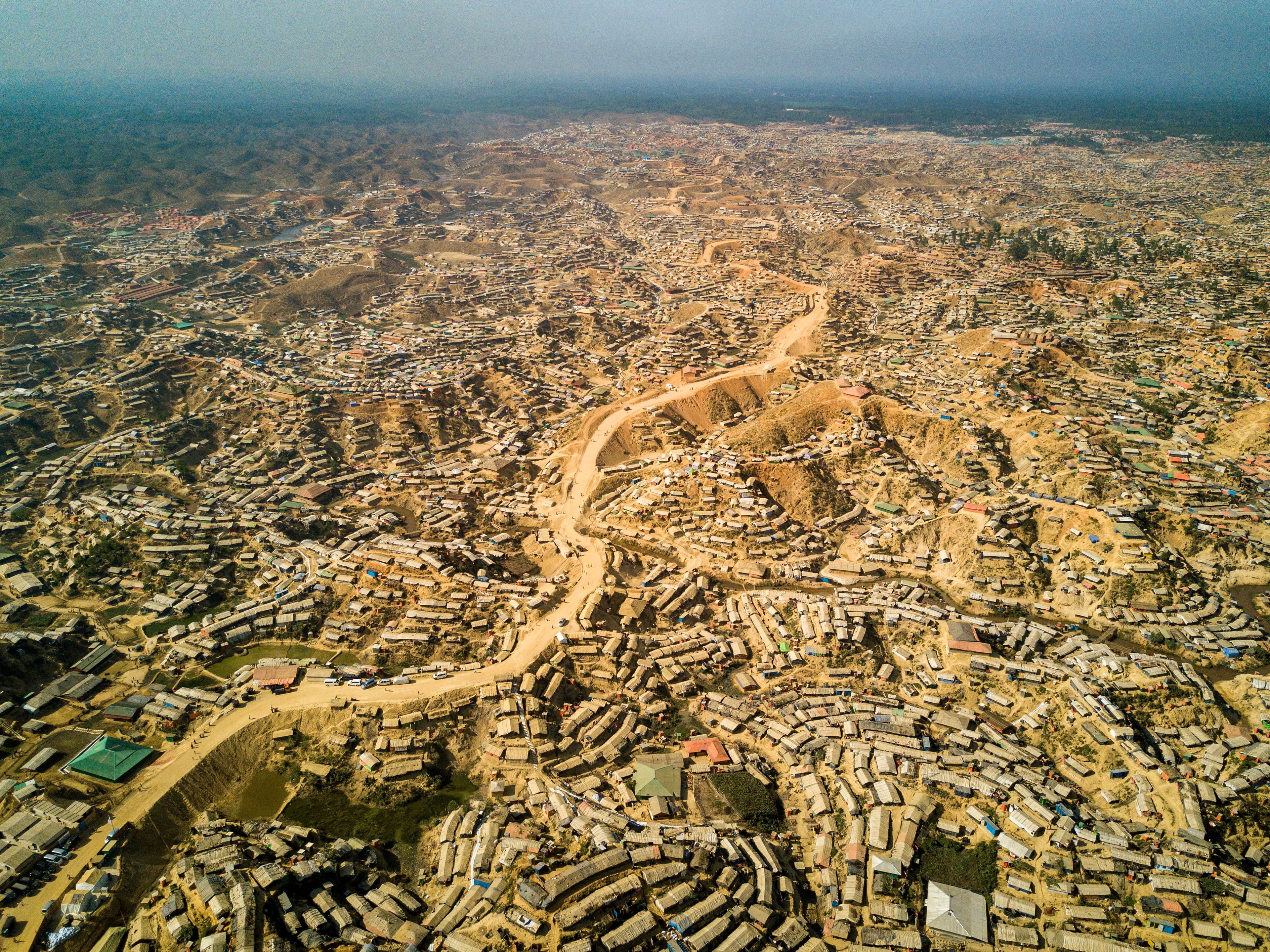 Une vue aérienne du camp de Kutupalong en 2017, le plus grand au monde, qui regroupe plus de 900 000 réfugiés.