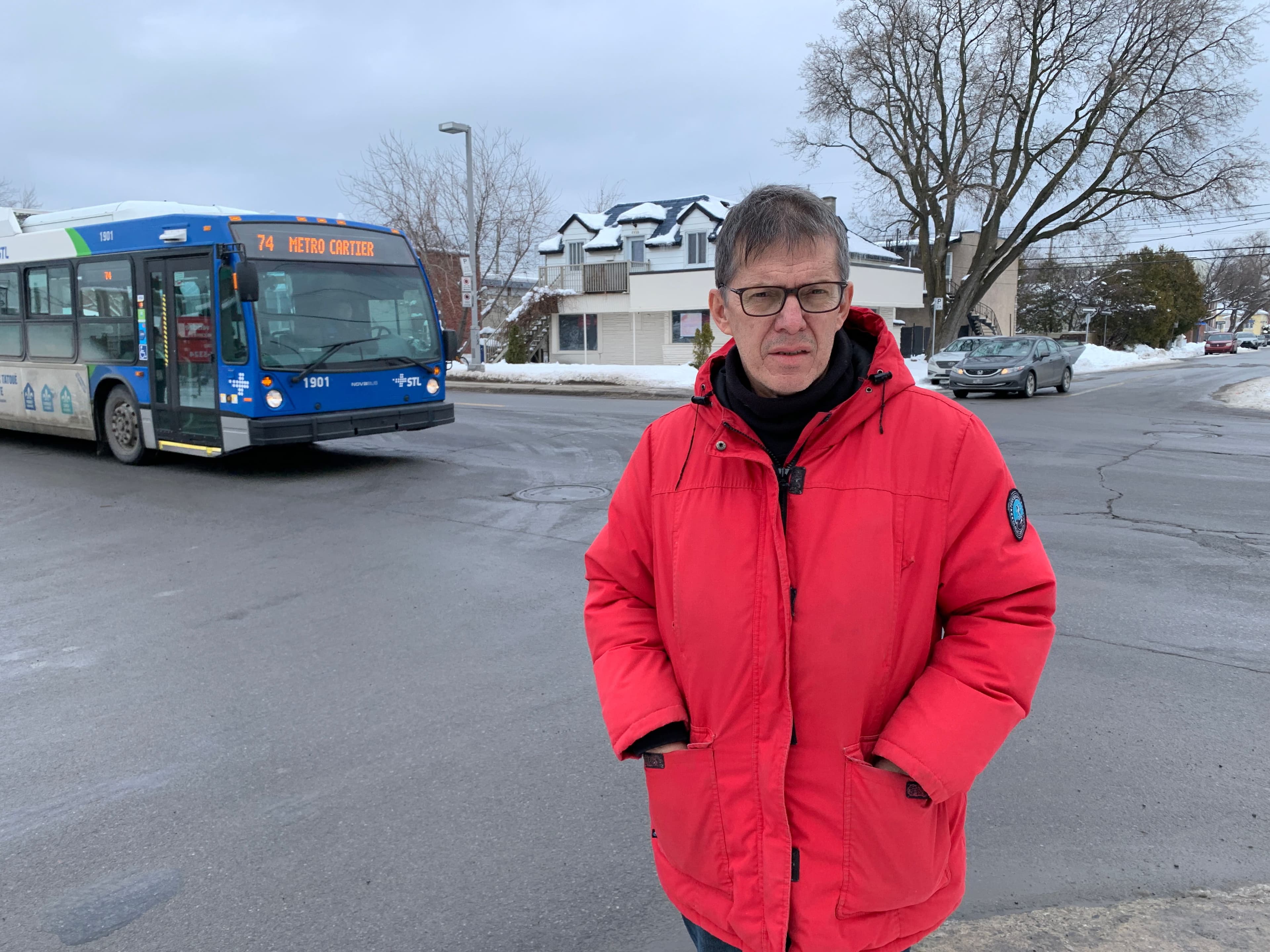 Guy Lemieux, directeur général au Rendez-vous des aînés, déplore qu’un drame doive survenir pour forcer les autorités à agir.