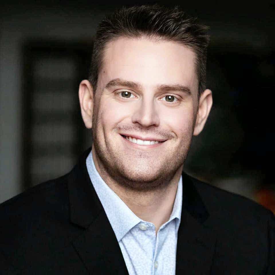 Alexandre Beaudry, alias AlpraKing, est visé par une requête en extradition vers les États-Unis, lui qui est soupçonné d'être derrière la vente de millions de comprimés de Xanax et d'avoir empoché une fortune au fil des années.
Il est l'homme de 30 ans qui a été «victime» d'une invasion de son condo de l'Île-des-Soeurs le 12 mai 2022.