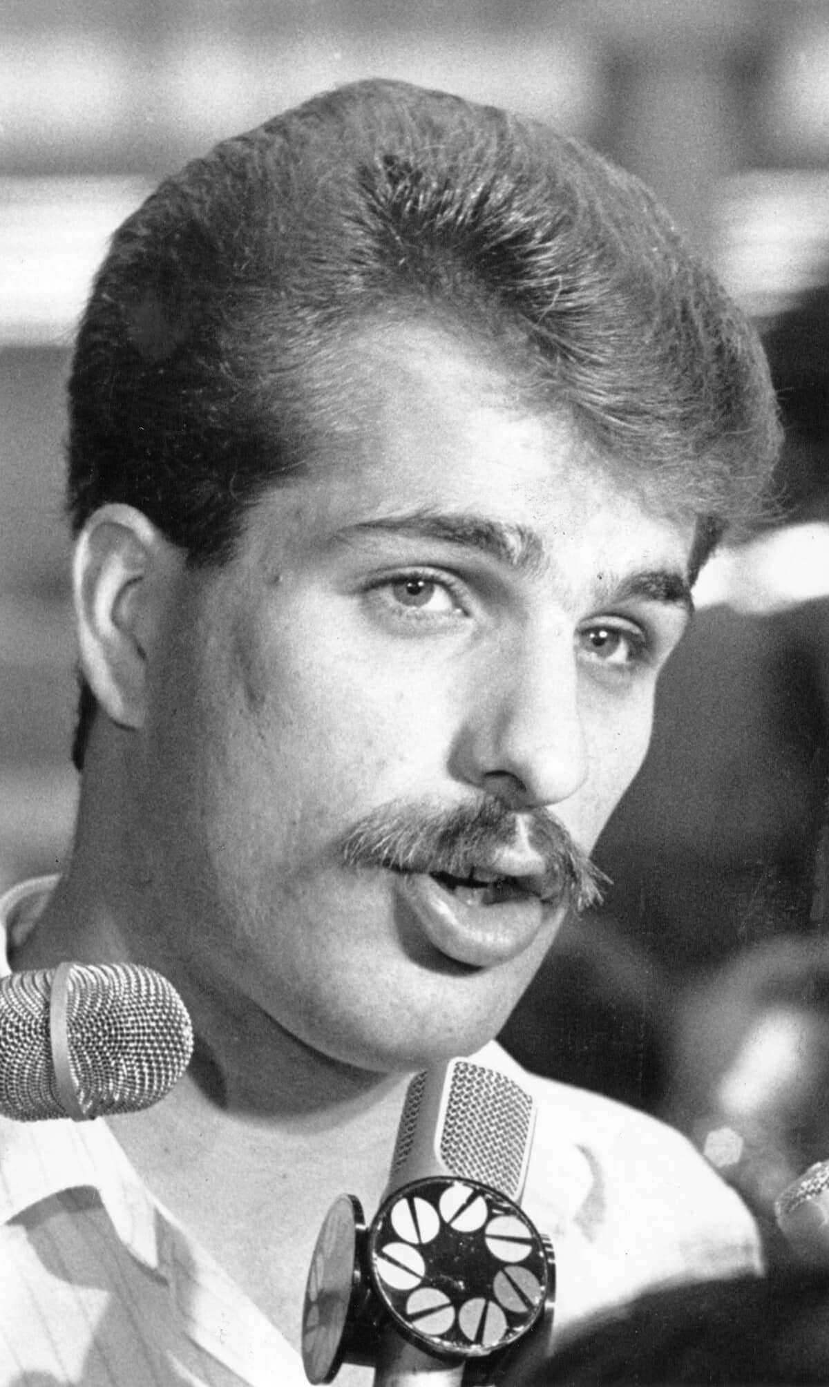 Chantal Daigle tombe enceinte de Jean-Guy Tremblay et envisage l'avortement. Tremblay demande une injonction pour empecher l'avortement. - Sur la photo, Jean-Guy Tremblay a la sortie de l'audience en Cour d'appel au palais de justice de Quebec le 19 juillet 1989 Credit photo: Les archives / Le Journal de Quebec