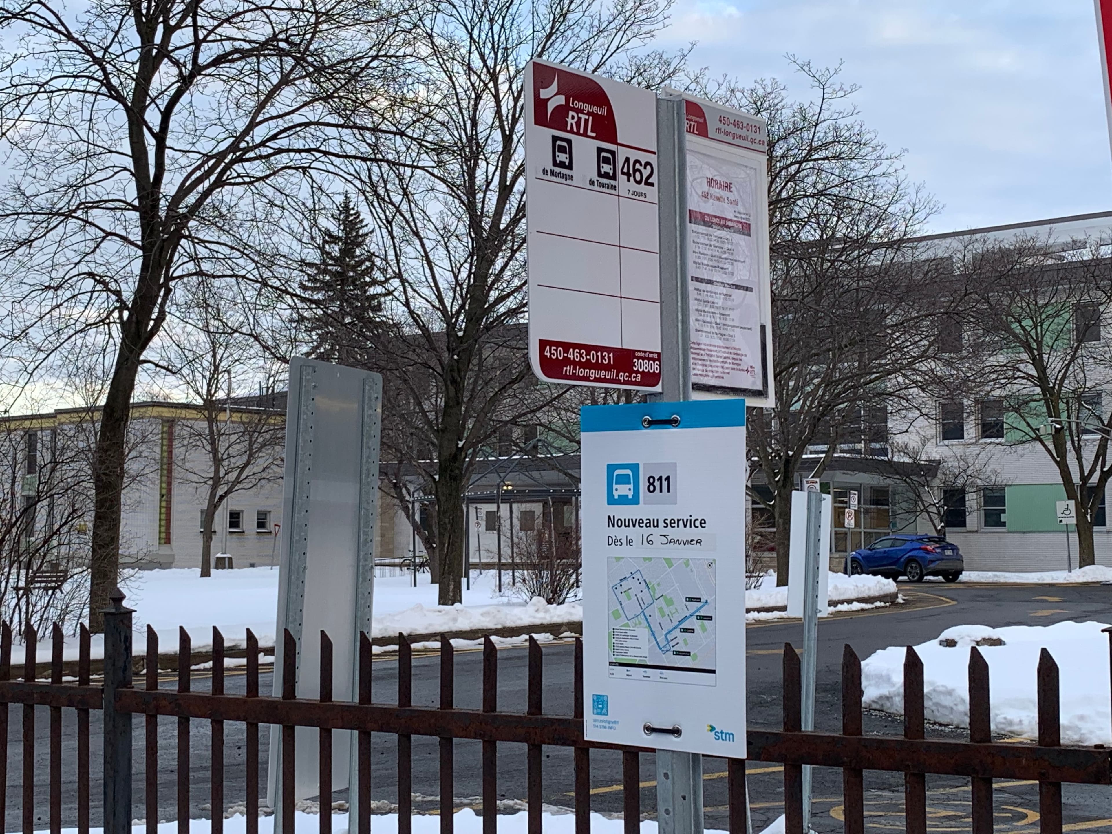 Il y a de plus en plus d’indications aux arrêts, se réjouit la chauffeuse.