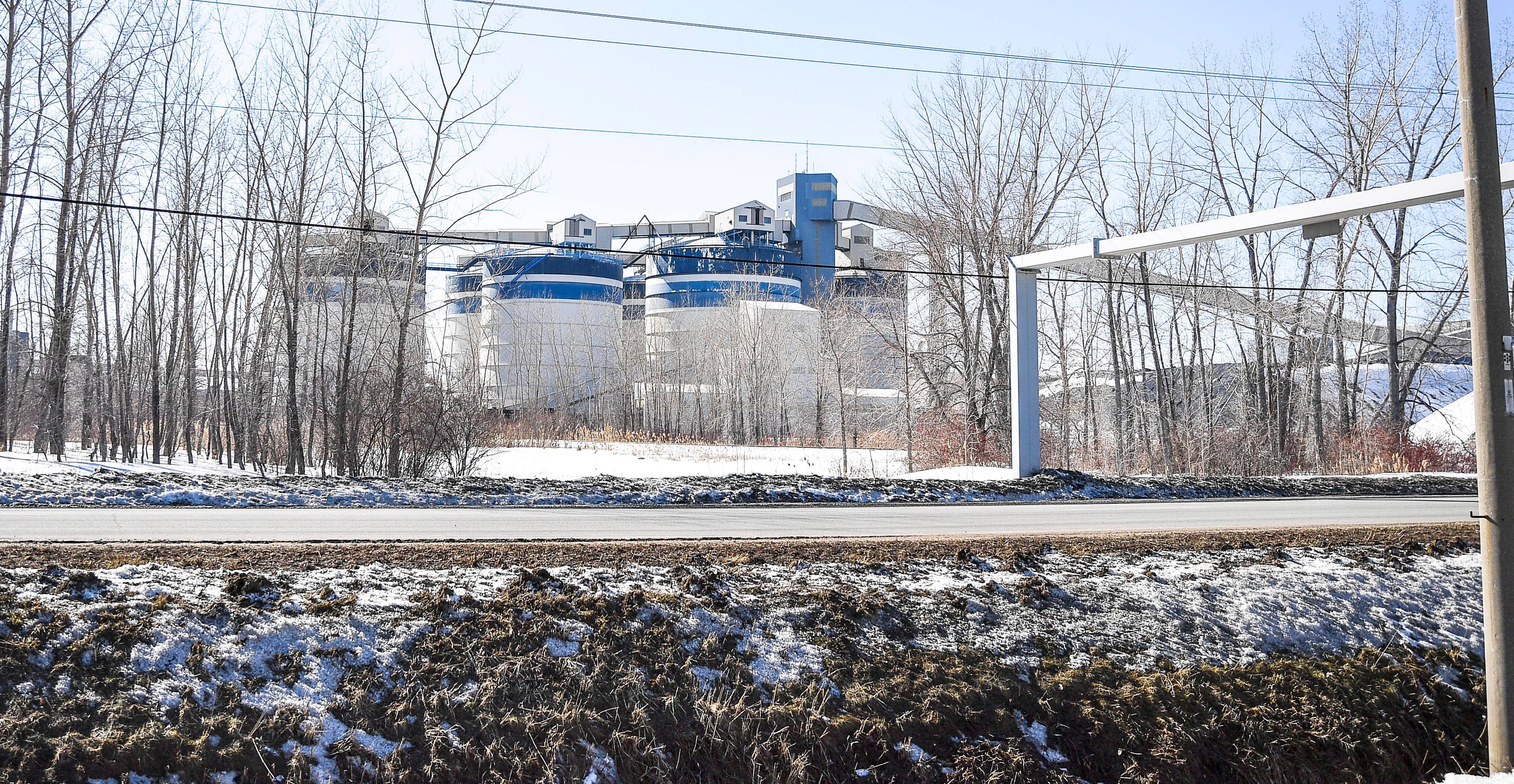 L’aluminerie ABI, à Bécancour. Lors des épisodes de grand froid, les installations très énergivores comme les alumineries réduisent souvent leur consommation d’électricité, afin d’aider Hydro-Québec à passer à travers la période de pointe.