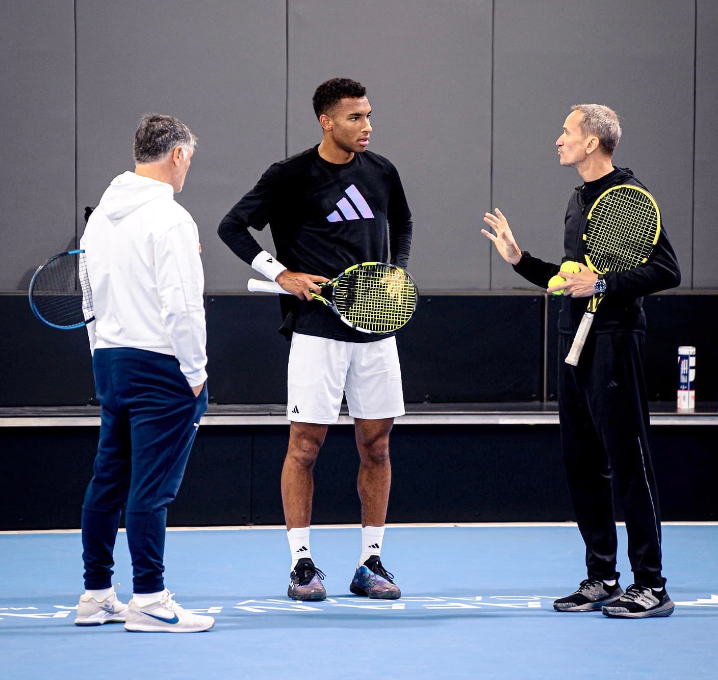 Félix Auger-Aliassime (à gauche) et son entraîneur Frédéric Fontang (à droite).