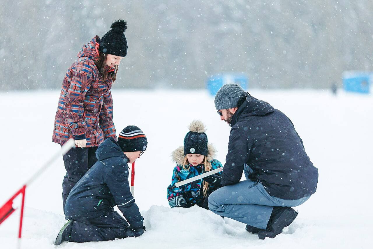 Voici un bel exemple de ce qui vous attend dans plusieurs pourvoiries. Située à Mandeville dans la région de Lanaudière, la pourvoirie Domaine Renard Bleu vous offre des randonnées en raquette, de la pêche blanche et plus, dans le confort douillet de ses chalets.