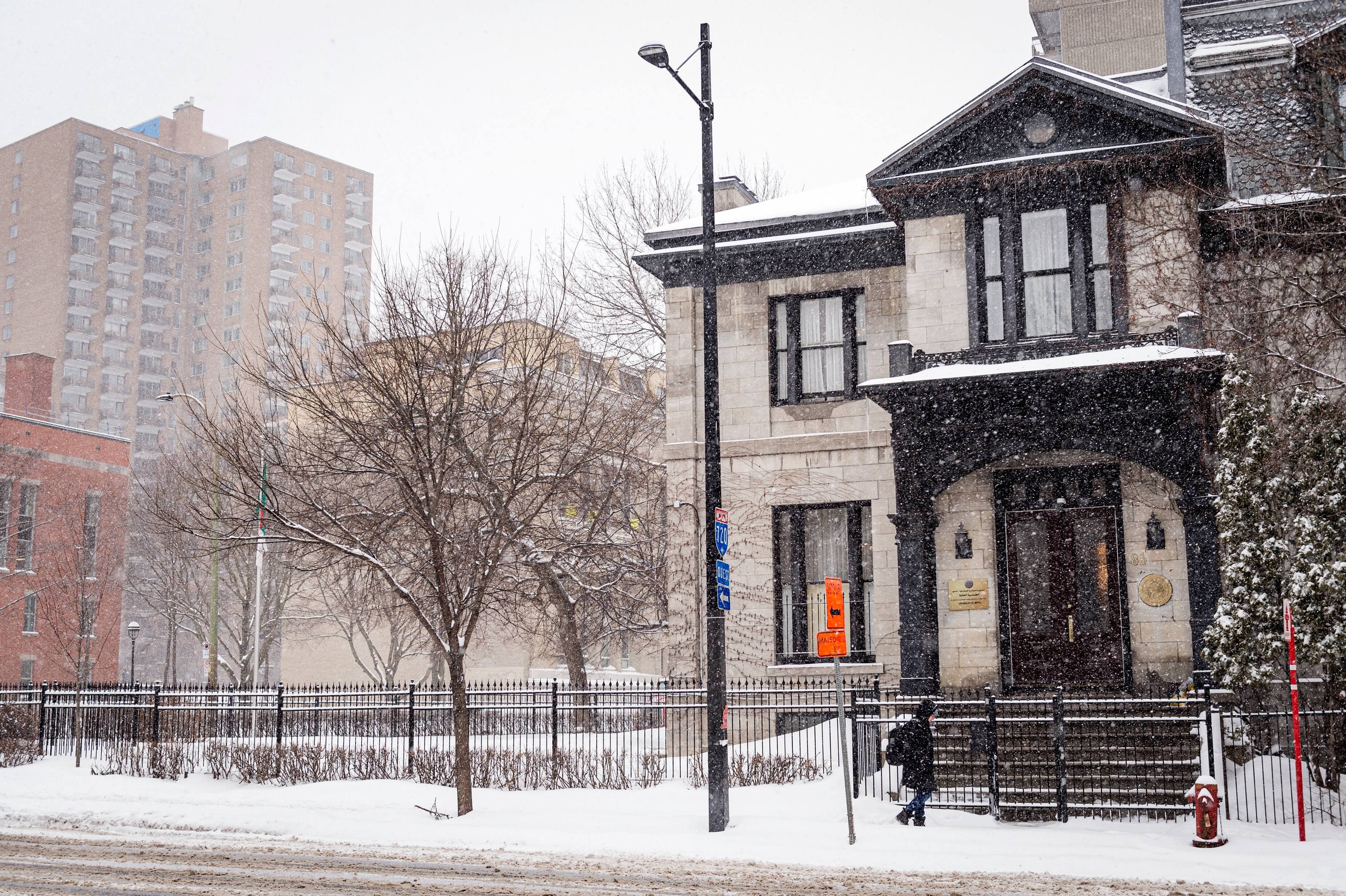 Le consulat général d'Algérie situé sur la rue Saint-Urbain, à Montréal, le mardi 28 février 2023. JOEL LEMAY/AGENCE QMI