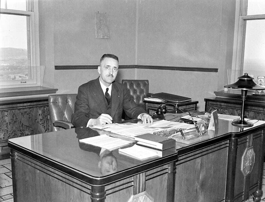 Bona Dussault, alors qu’il était ministre de l’Agriculture sous Duplessis.