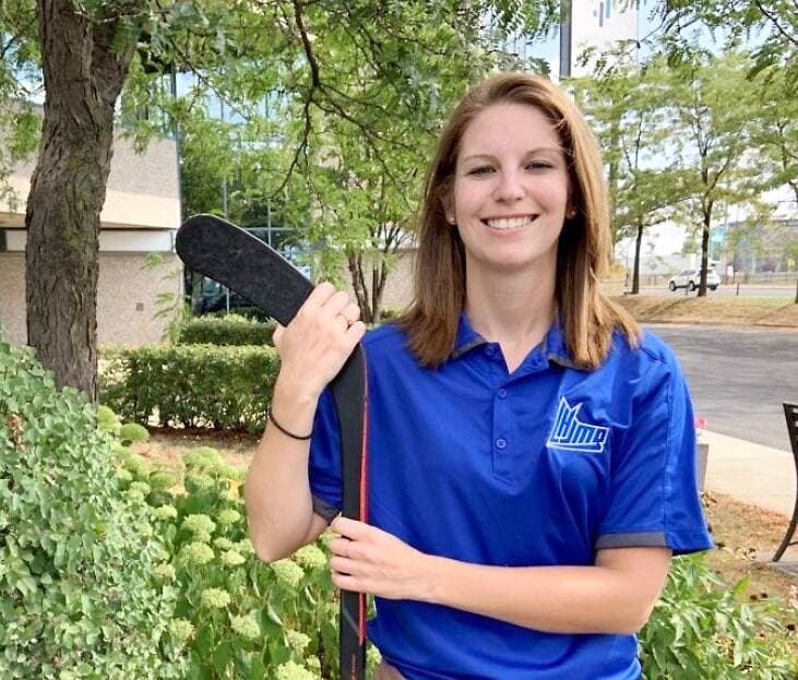 Katerine Aubry-Hébert travaille depuis un an et demi comme recruteuse à la Centrale de recrutement de la LHJMQ.