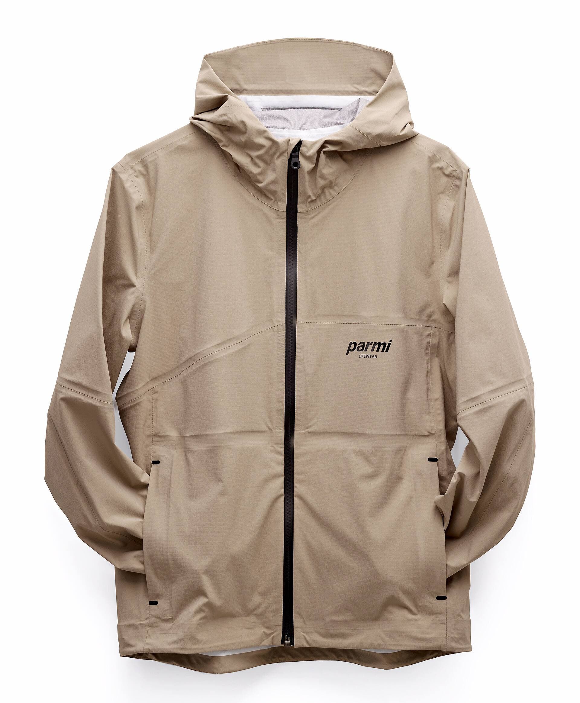 Voici un bel exemple avec cet imperméable tout aller.