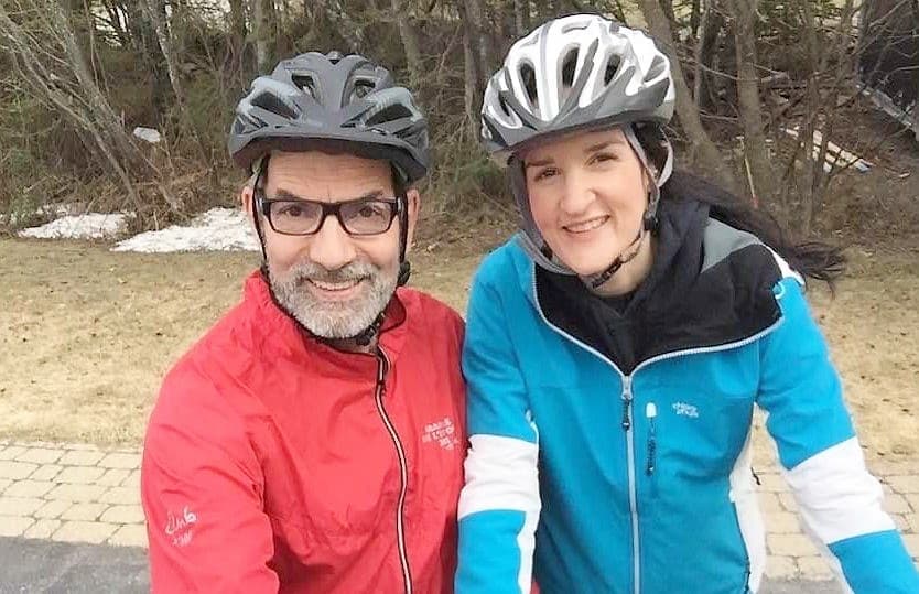 Josyane avec son beau-père, Bertrand Potvin, lors d’une randonnée à vélo