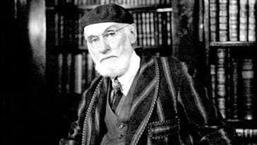 Léo Pariseau (1882-1944) est l’un des trois fondateurs de l’ACFAS. Il était médecin, historien des sciences et bibliothécaire. On le voit ici en 1940.