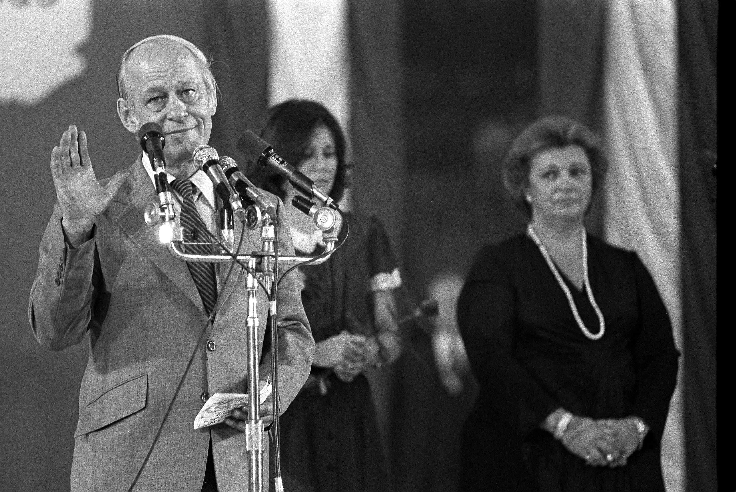René Lévesque, sa femme Corinne et Lise Payette le soir du référendum, le 20 mai 1980.