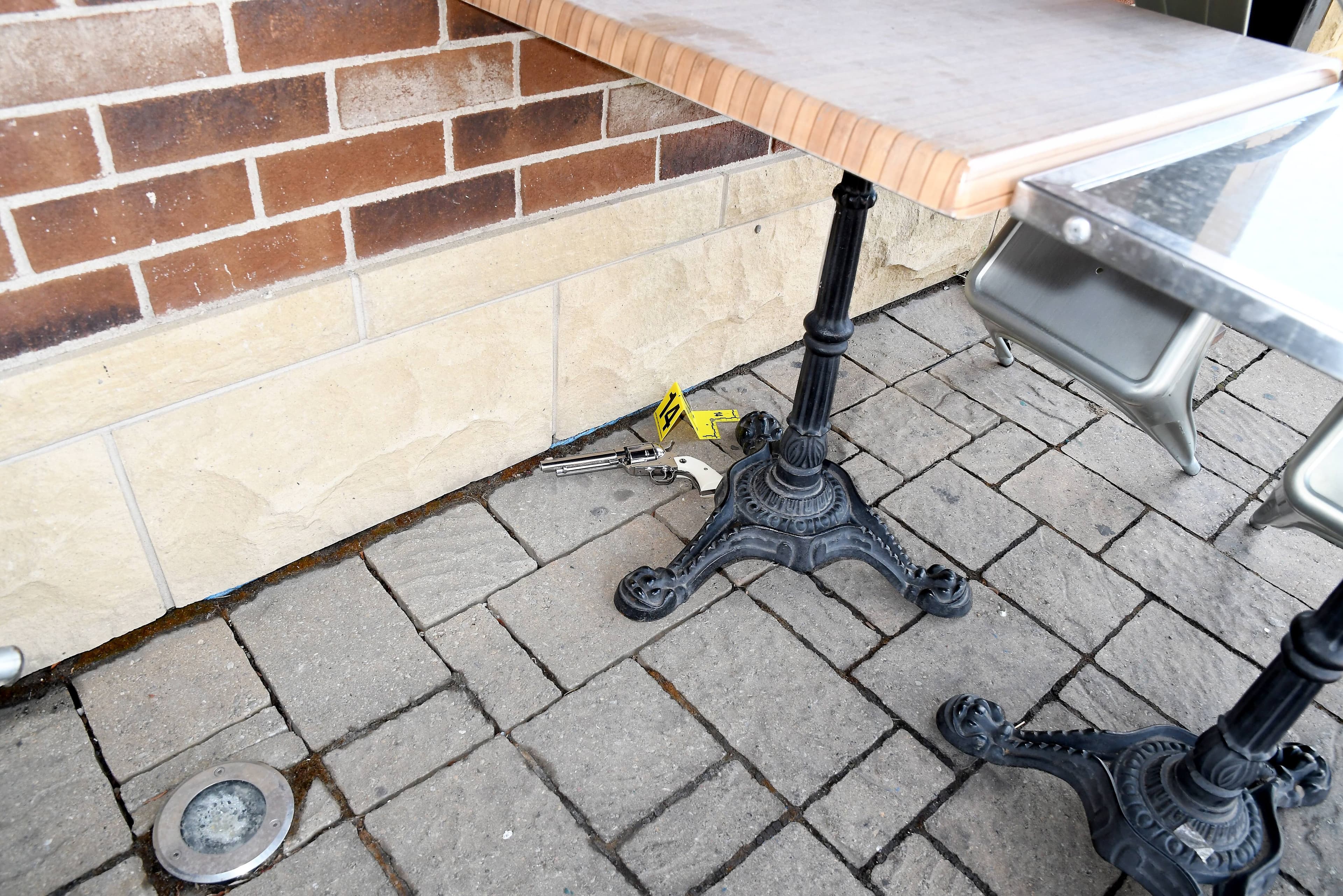 Photos déposées à la cour