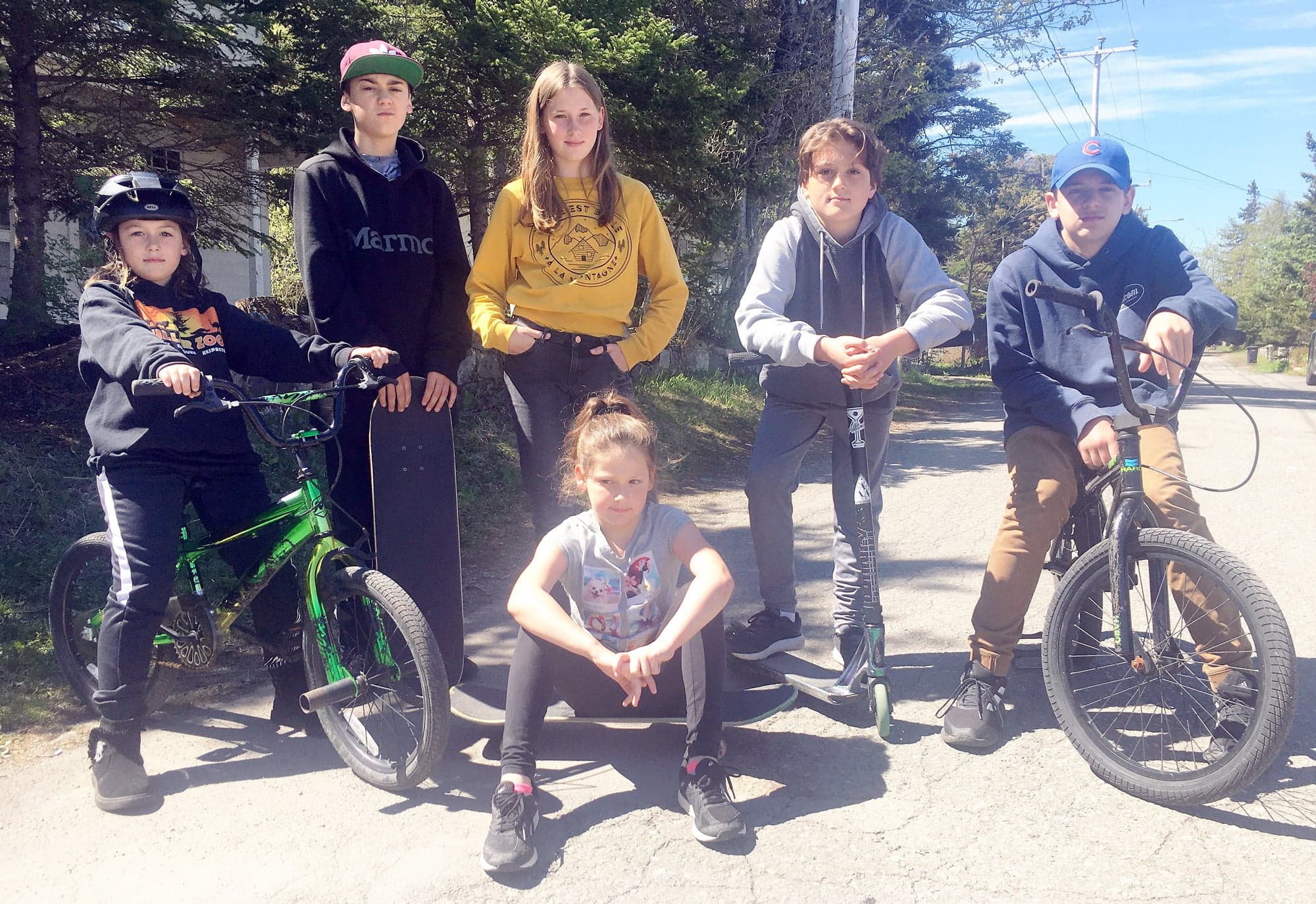 Les enfants qui ont inspiré la série jeunesse Le Clan de Marc Beaudet.