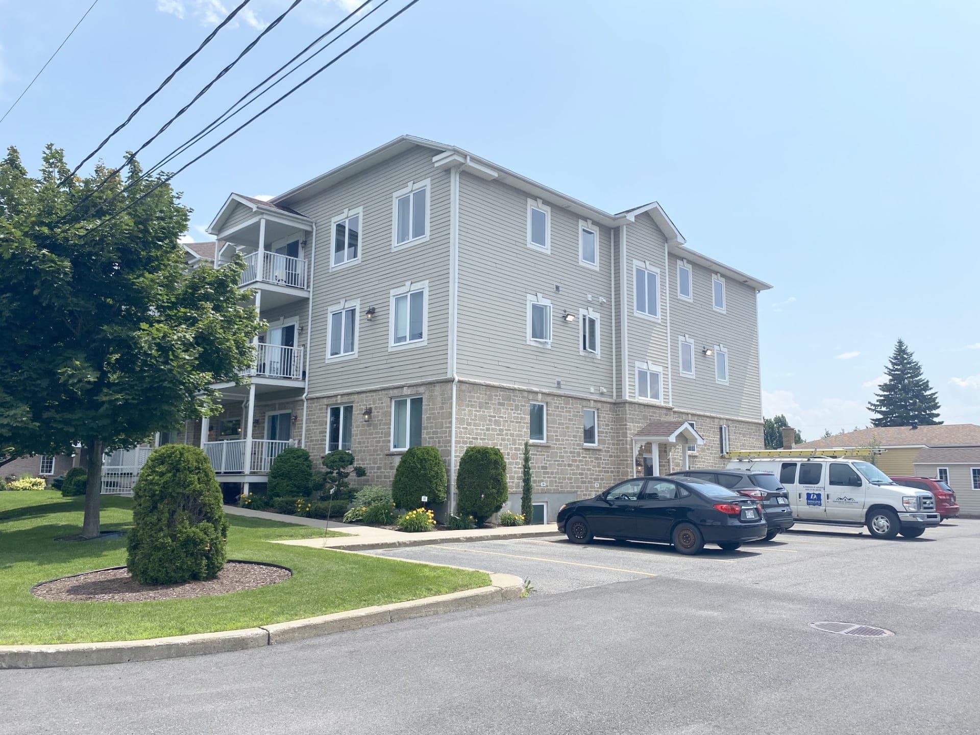Thérèse Desbiens, 77 ans, vivait au premier étage de cet immeuble à logements de Mercier.