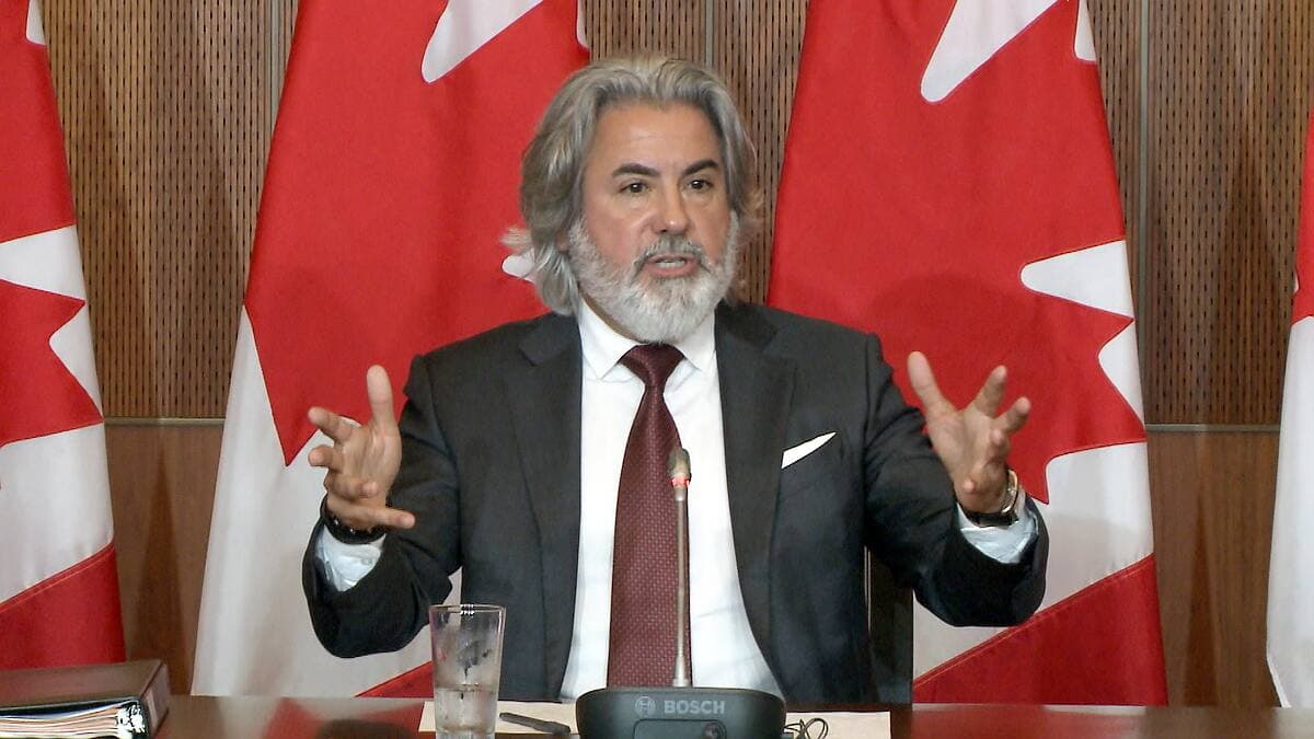 Le ministre du Patrimoine canadien, Pablo Rodriguez, lors d’un point de presse, mercredi, à Ottawa. Un vaste mouvement de boycottage de Meta s’est amorcé à ce moment.