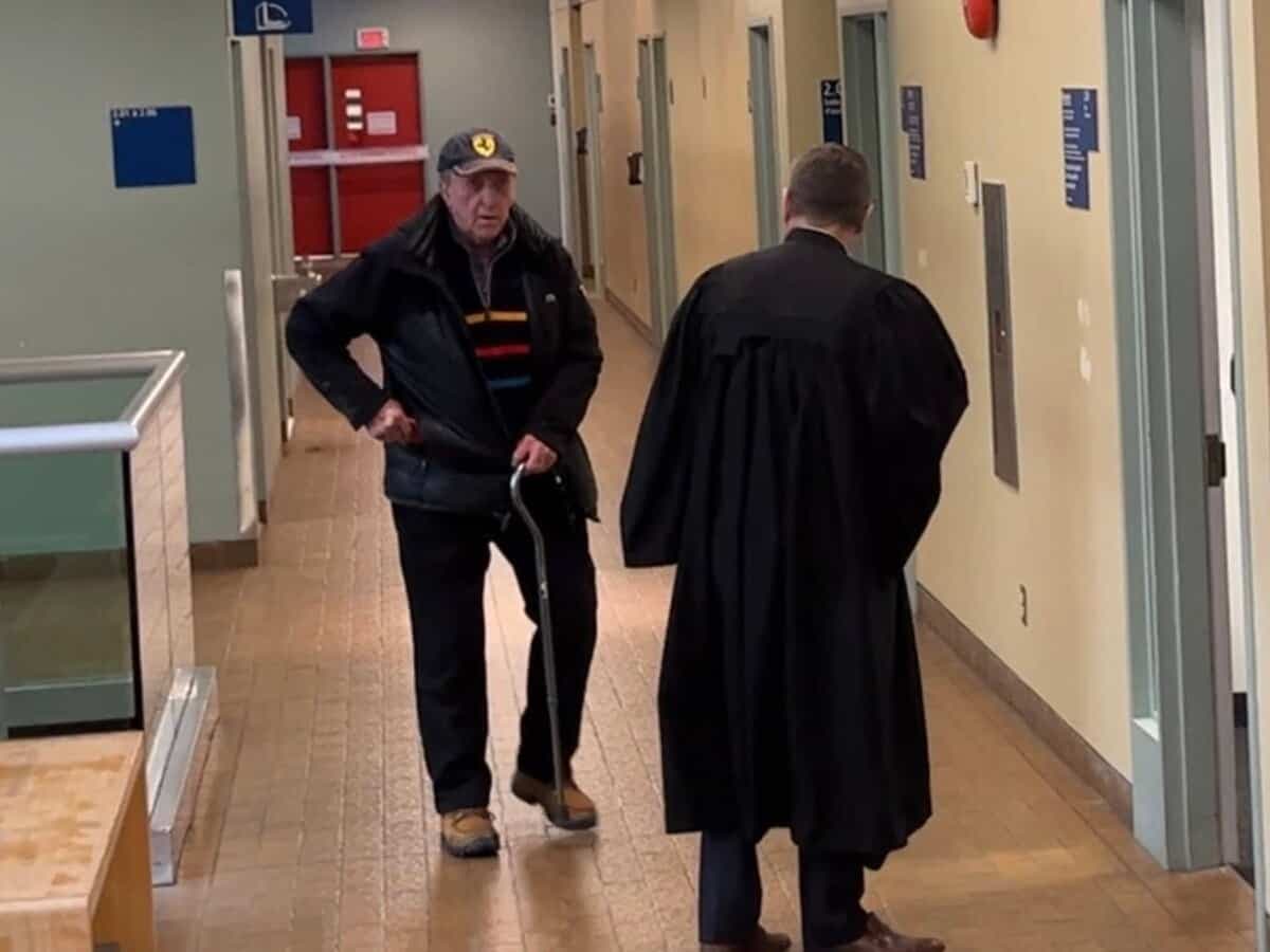 Le restaurateur Luigi Leoni à son arrivée au palais de justice de Québec, le mercredi 12 février 2025.