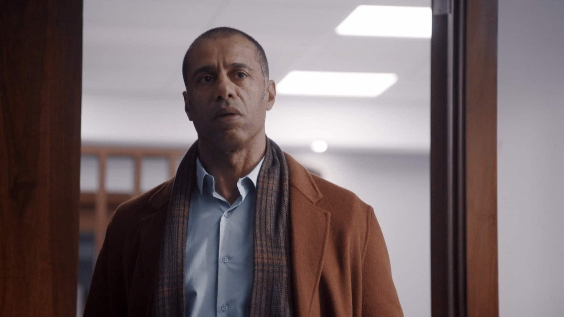 On le croyait mort, mais Me Frédéric Legrand sort de sa cachette et débarque au cabinet dans l'épisode final de la première saison, diffusé ce jeudi à TVA.