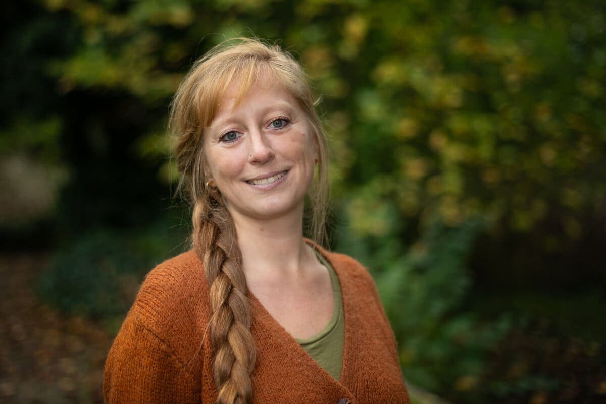 Laura Lalande raconte son parcours initiatique sur le Chemin de Compostelle dans son nouveau livre.