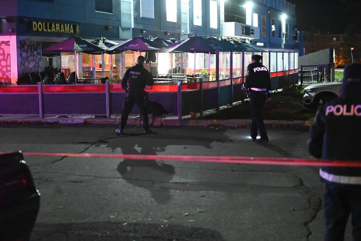 Une opération policière d’envergure avec un maître-chien a été menée durant la nuit de mardi à mercredi, dans le secteur du complexe La Pyramide, à Sainte-Foy.
